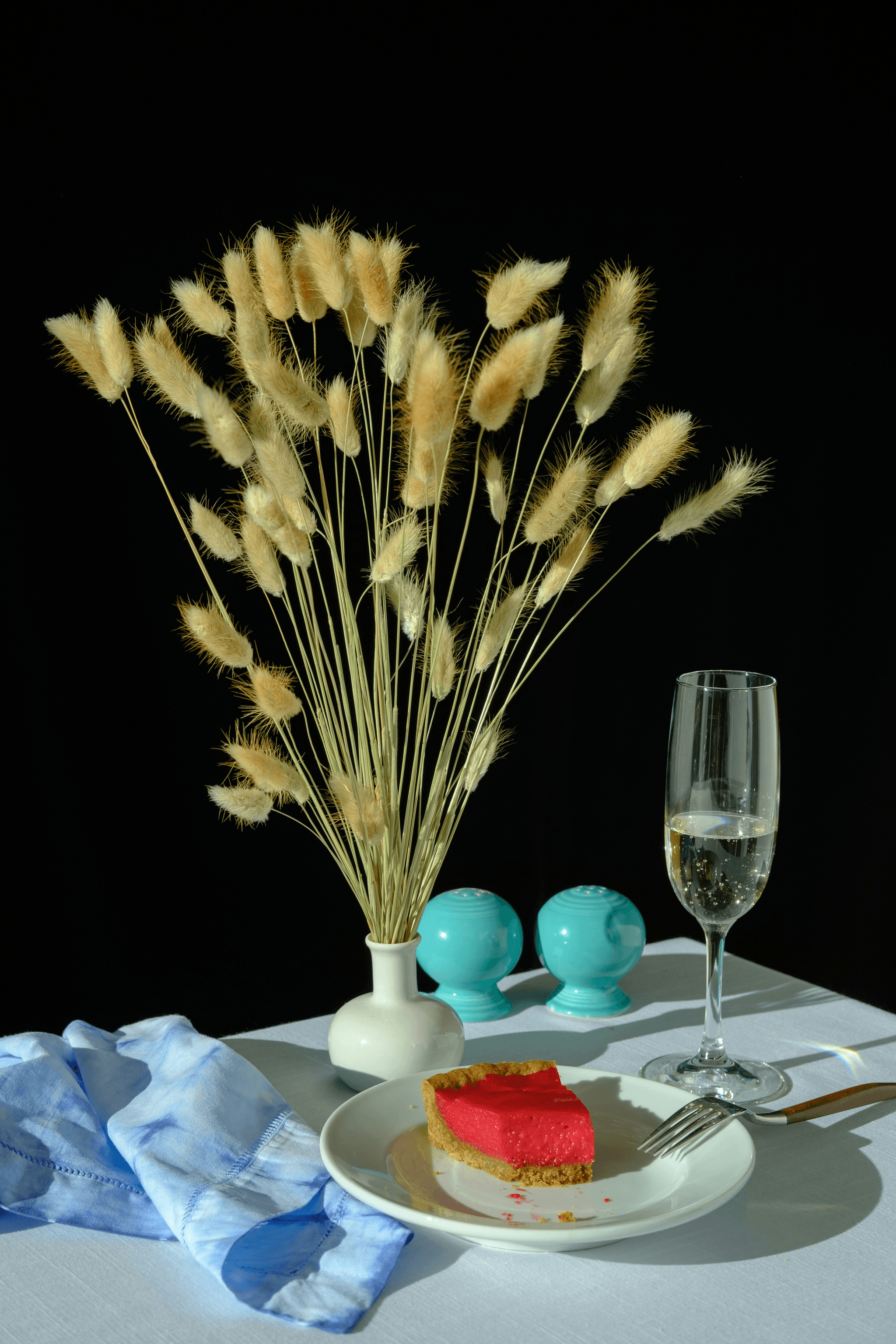 how to display dried flowers in a vase