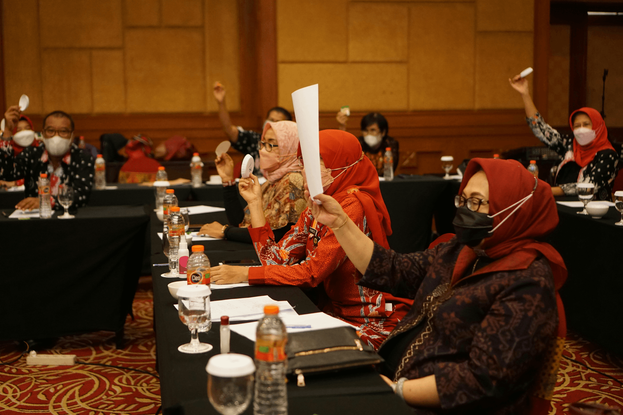 China agent discussing logistics solutions