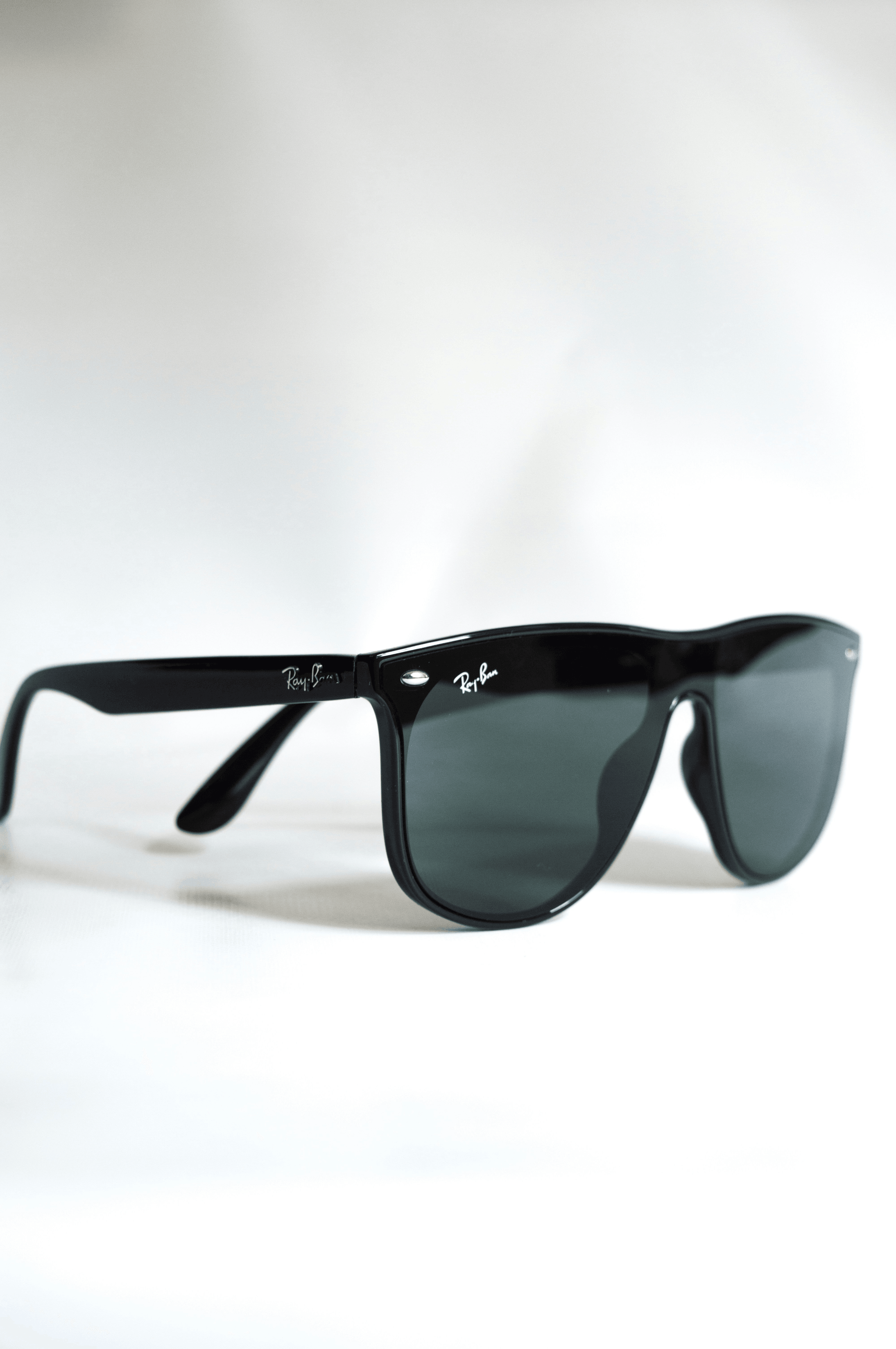 sunglasses brands showcasing iconic styles like Ray-Bans