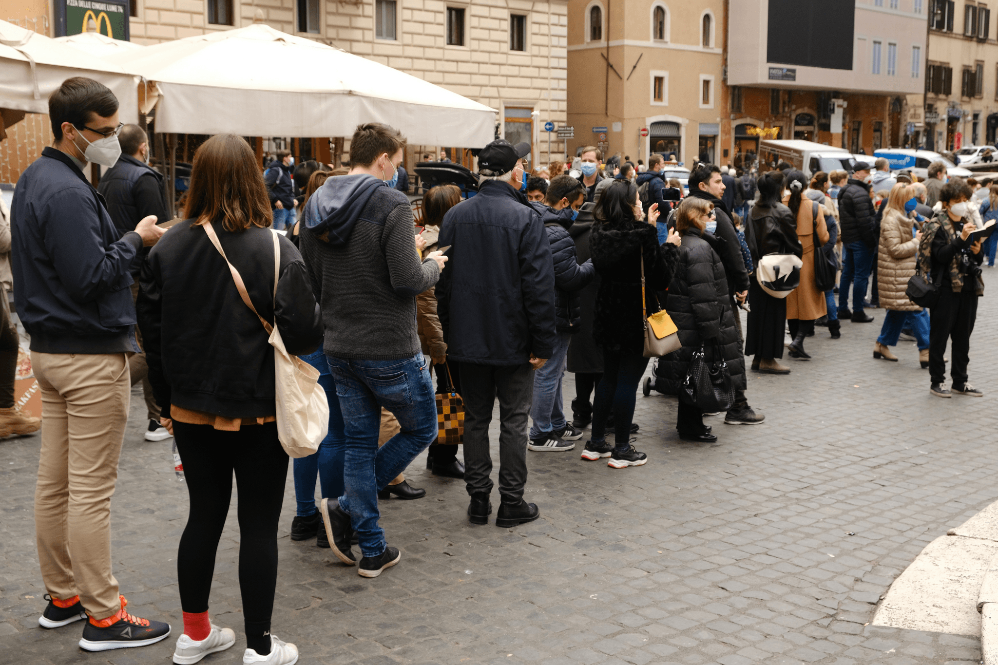 Mego uses intelligent algorithms to provide users with personalized product recommendations. Based on your shopping habits and preferences, we ensure that you can discover the products that best meet your needs, making shopping easier and more enjoyable. personalized recommendation system What are we doing web3.0 shopping platform