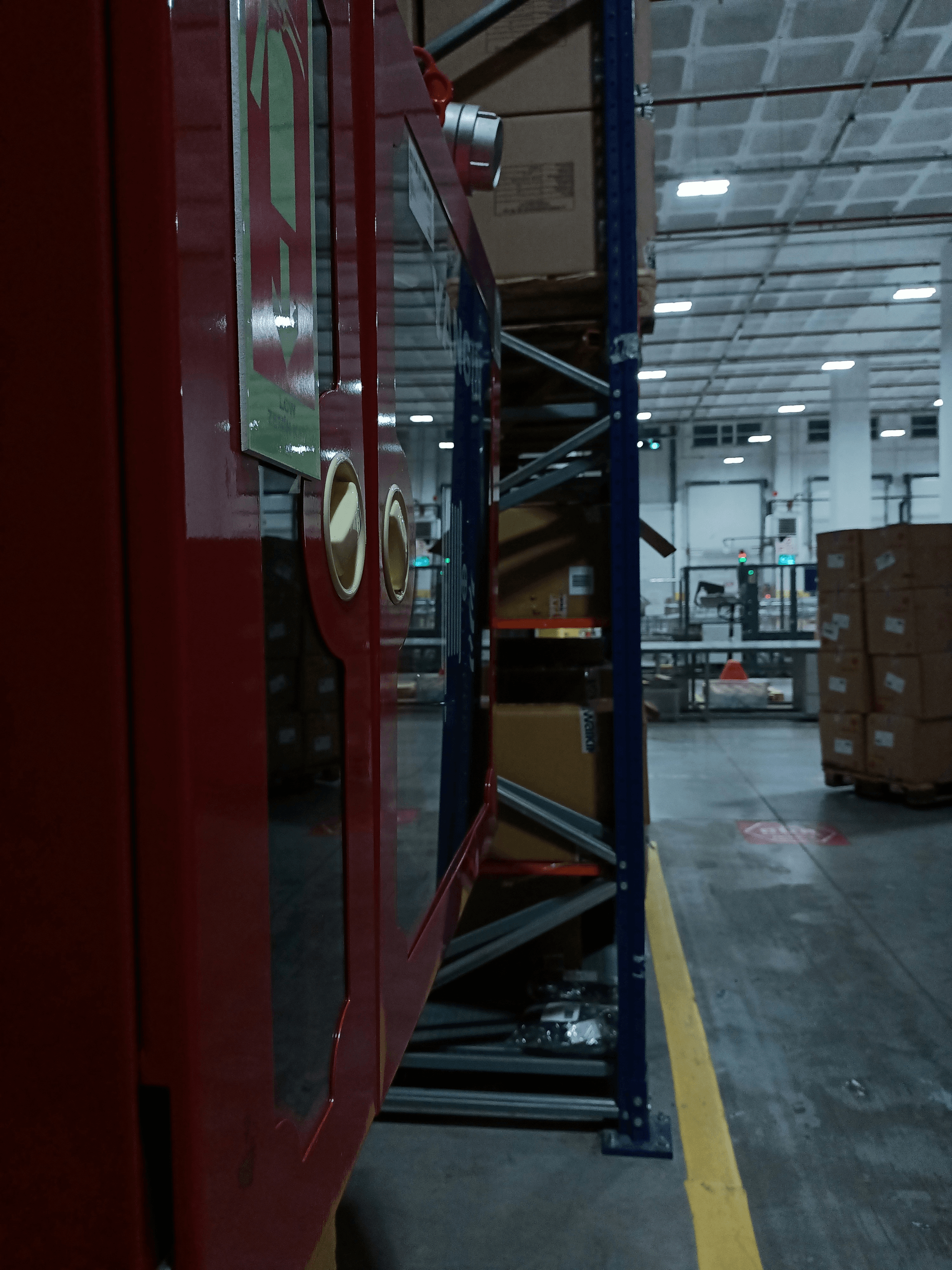 Efficient assembly process of foldable container in warehouse setting