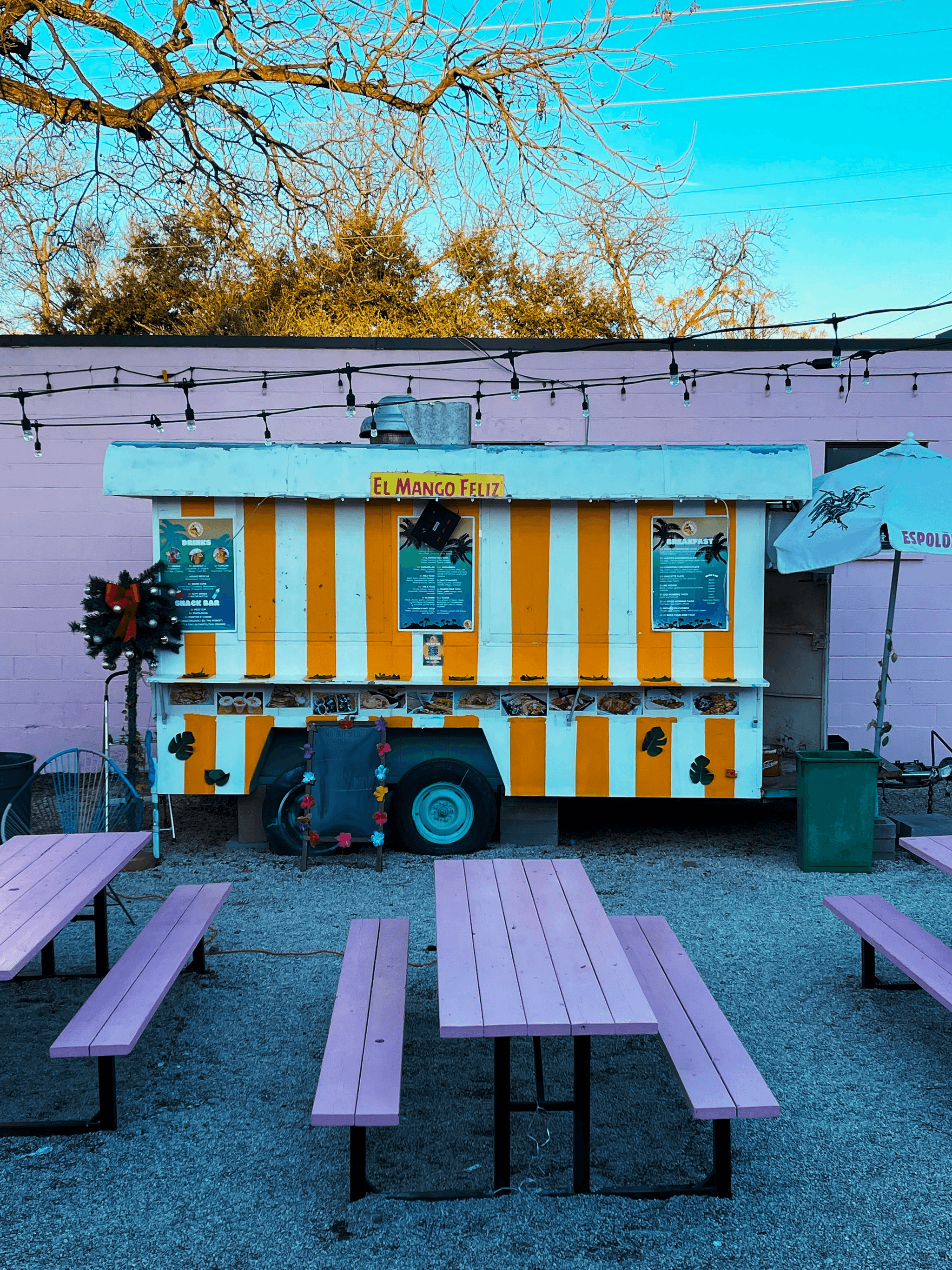 Innovative design of portable restaurants attracting customers.