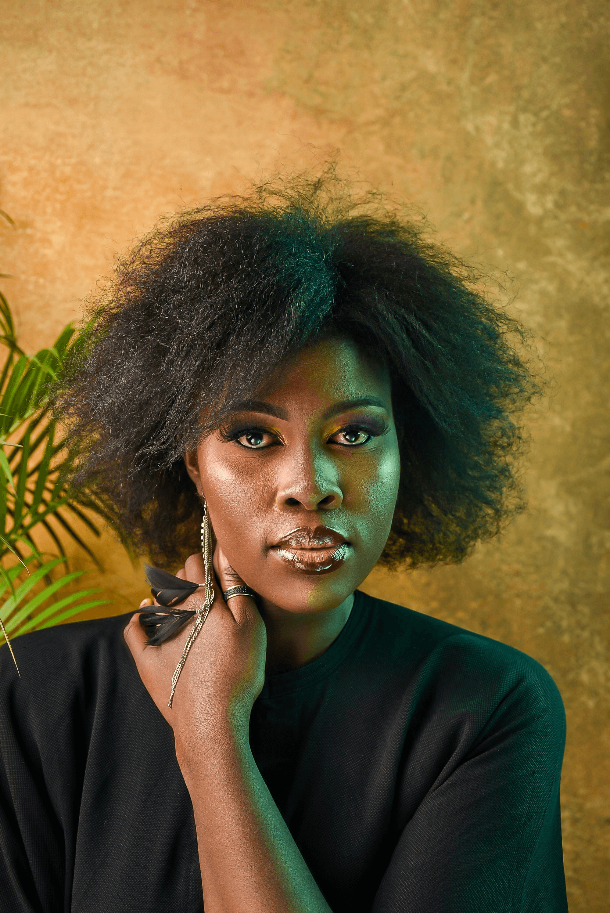 yaki straight bundles hairstyle displayed by woman