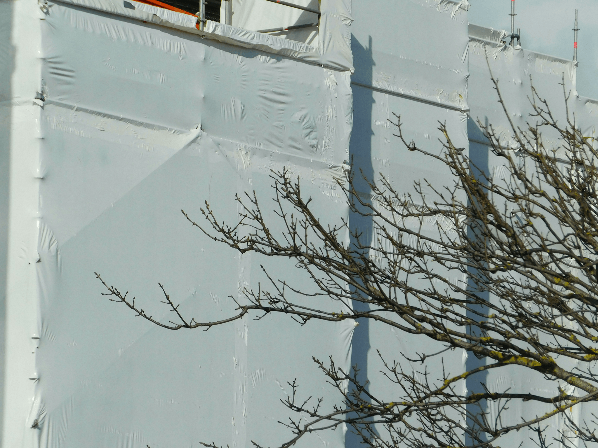 Comparison between traditional vs building prefab timeline