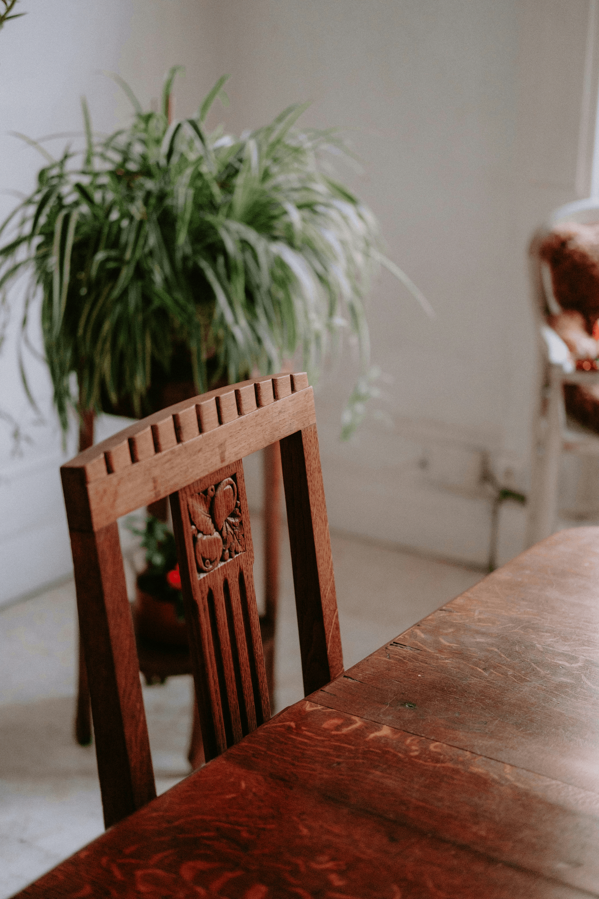 Timeless wooden dining table set from China furniture manufacturer