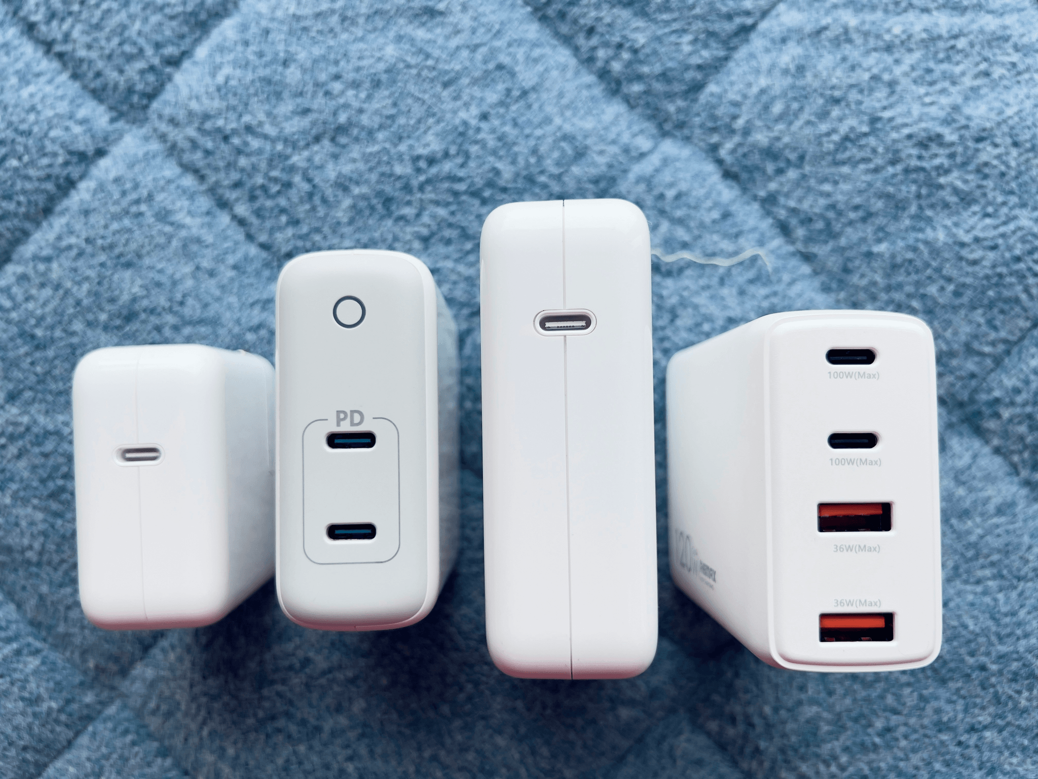 China Mobile Phone Charger Manufacturers - Chargers lined up