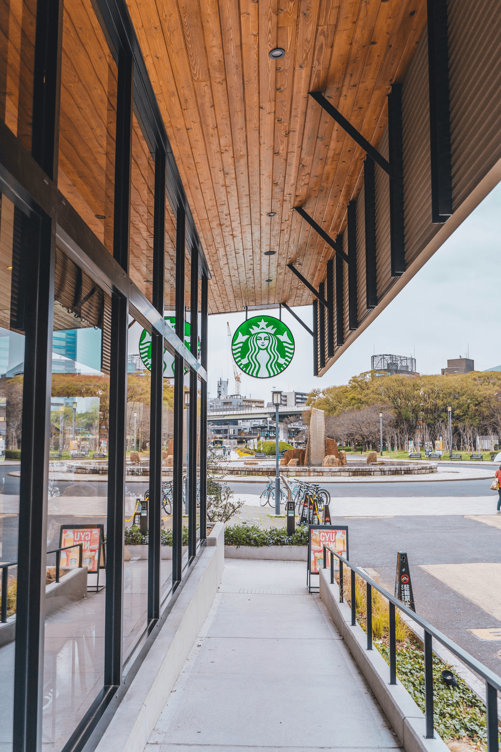Innovative building design shop by Starbucks using modular concepts