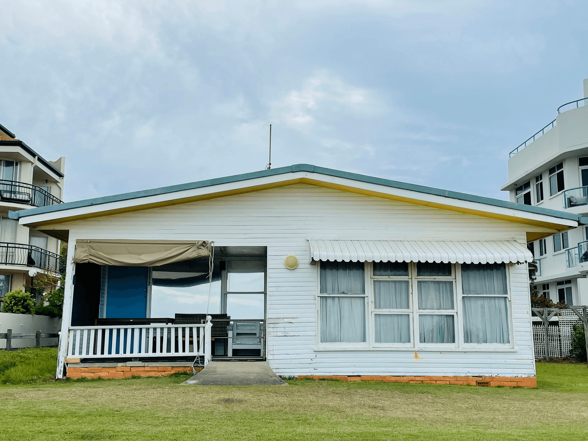 modern mobile home duplex community