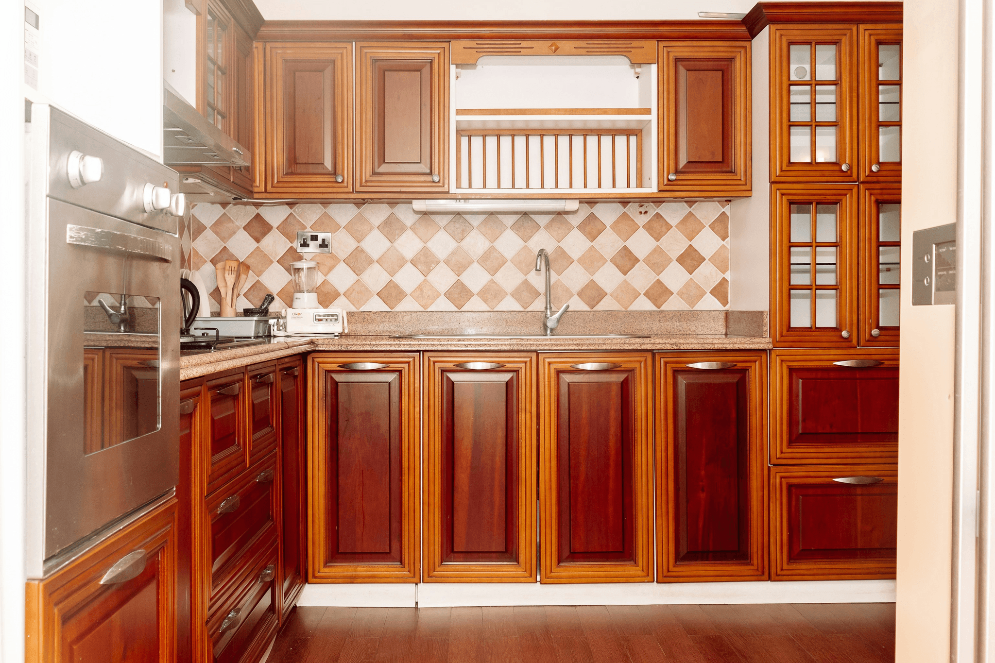 Exquisite display of solid wood kitchen cabinets wholesale