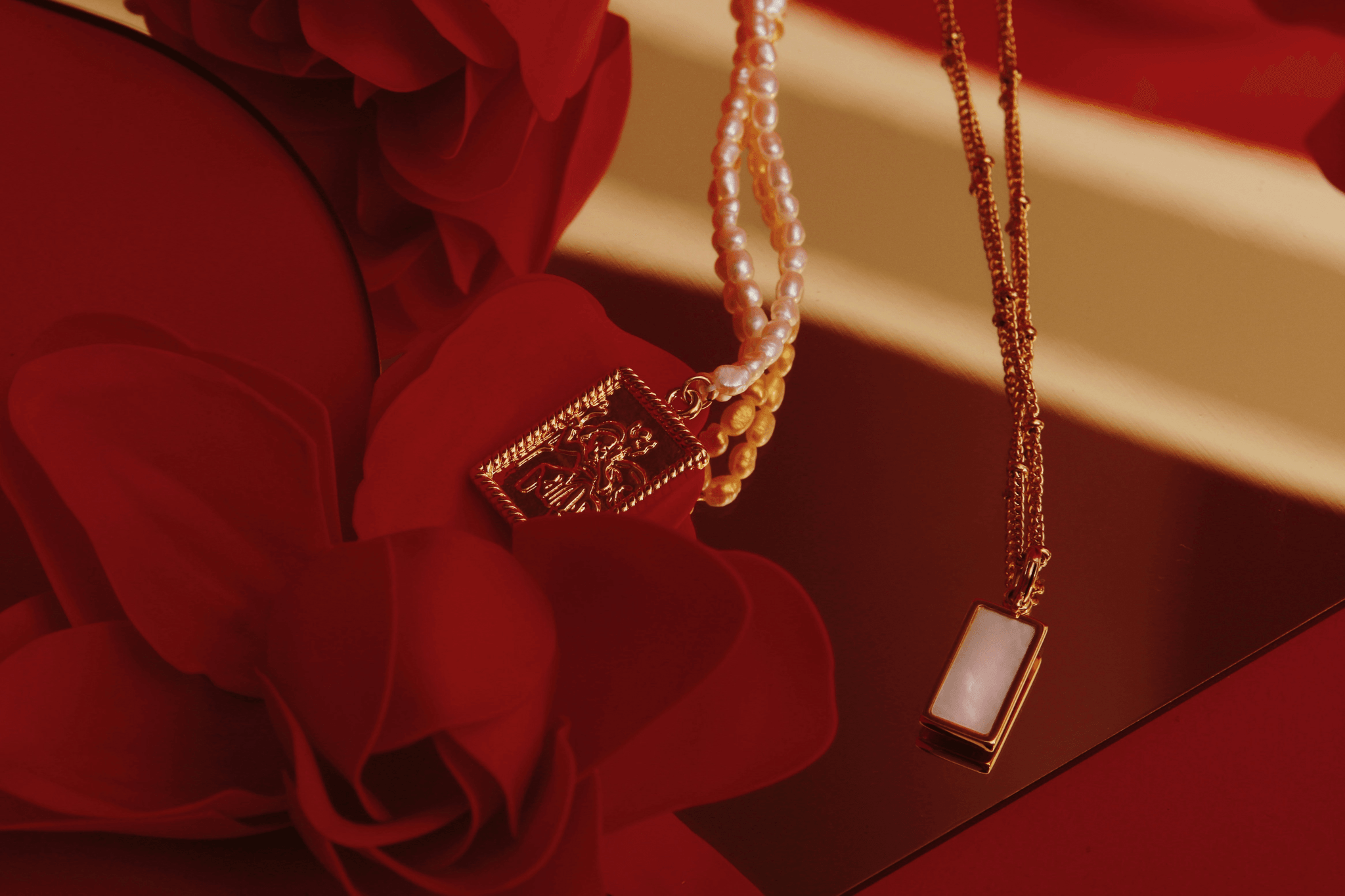 Stunning eternal love necklace with rose highlighting elegance and beauty.