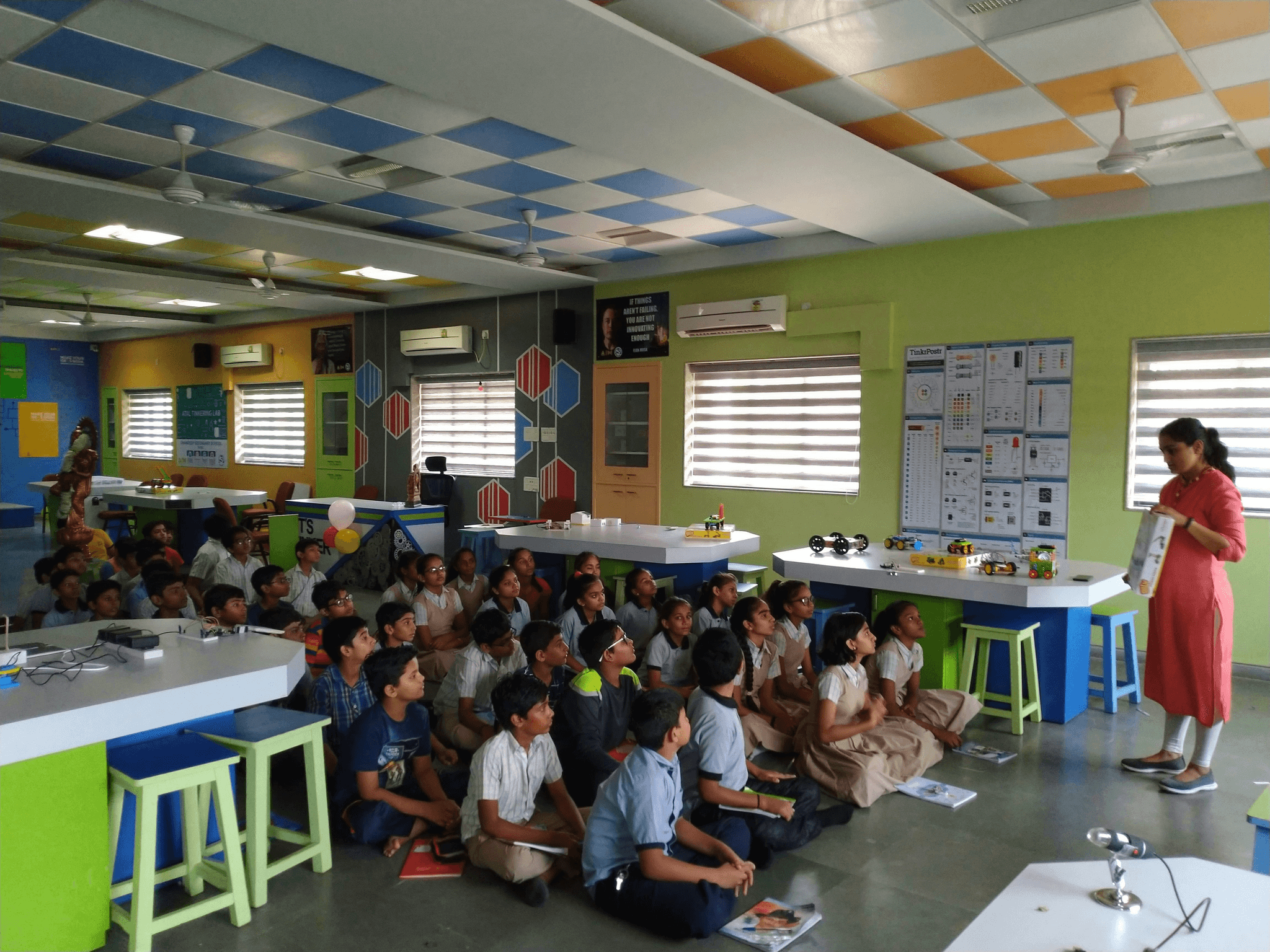 Innovative use of modular classrooms fostering collaboration among students.