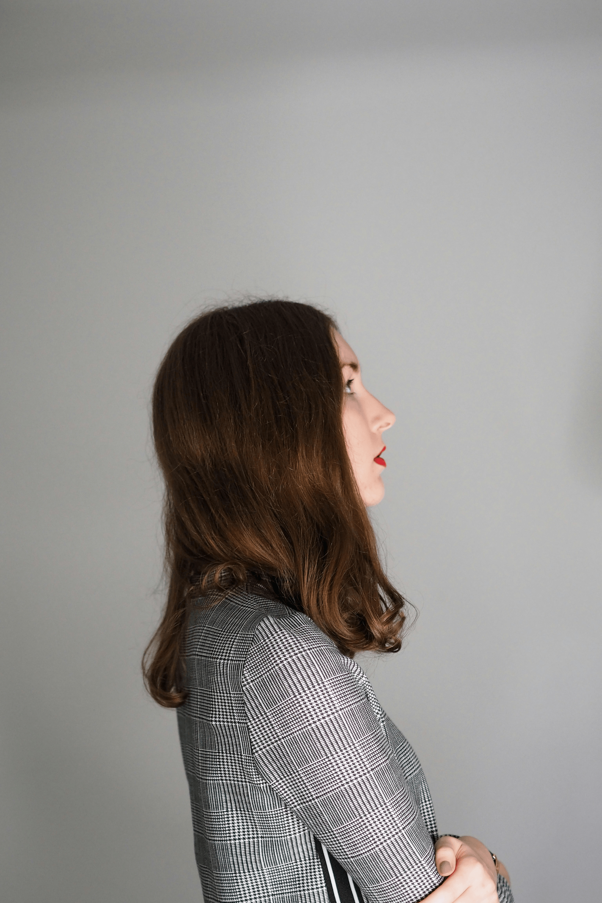 Ice spice straight hair inspiration featuring sleek hairstyle