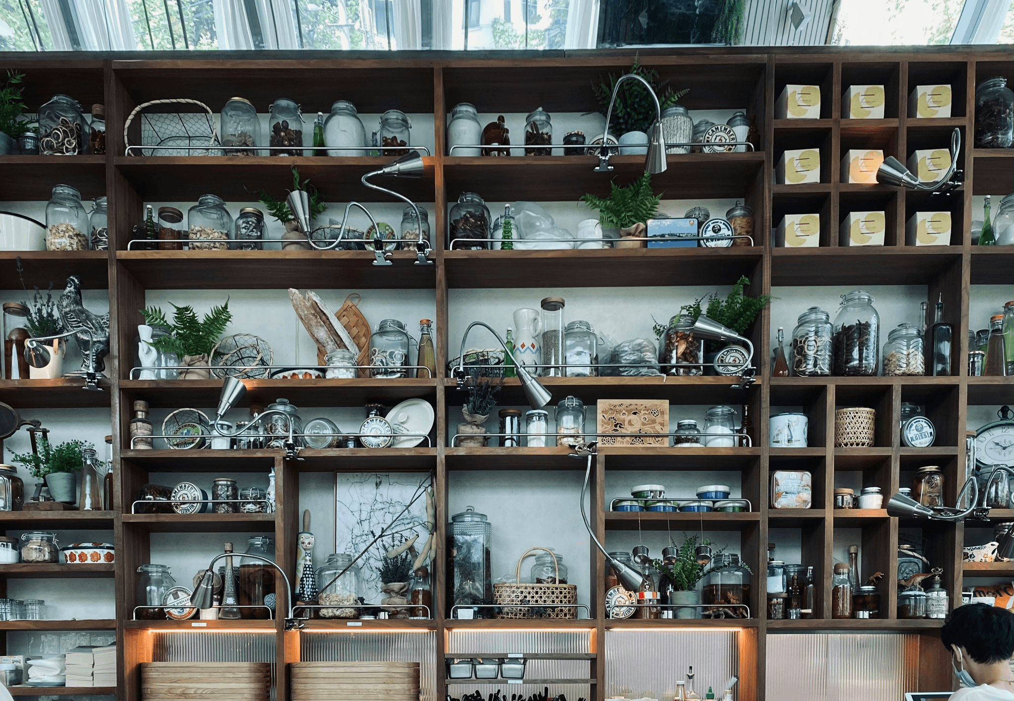 Displaying diverse china wholesale products on shelves