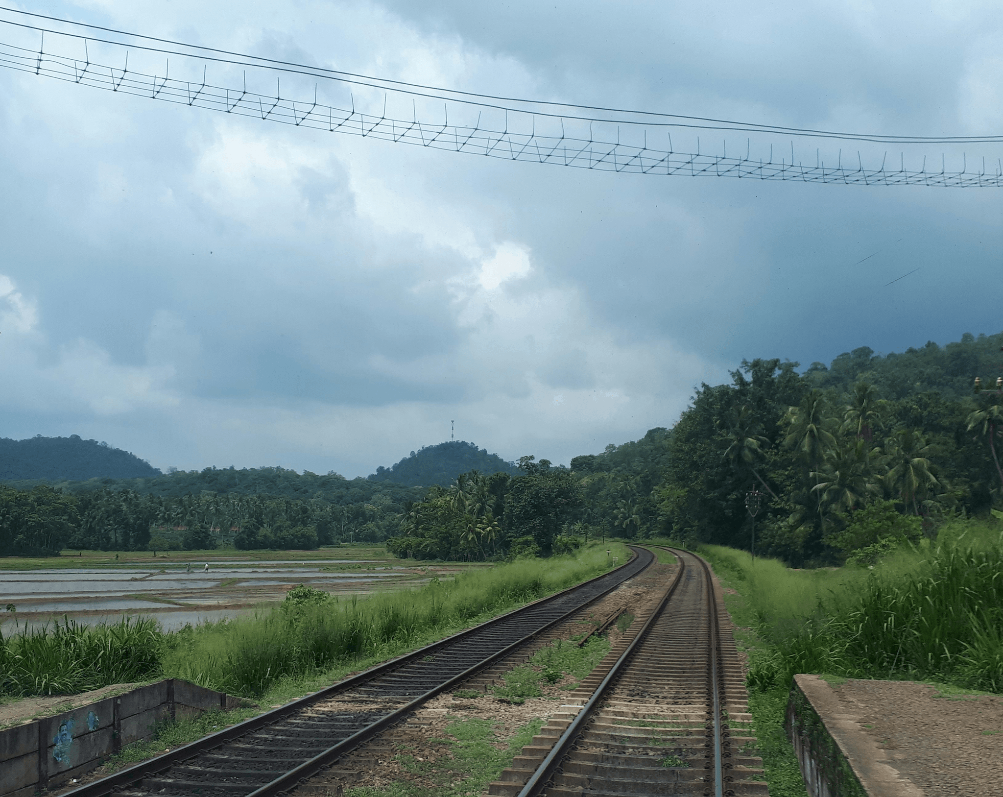 transmission line insulators used in railway applications