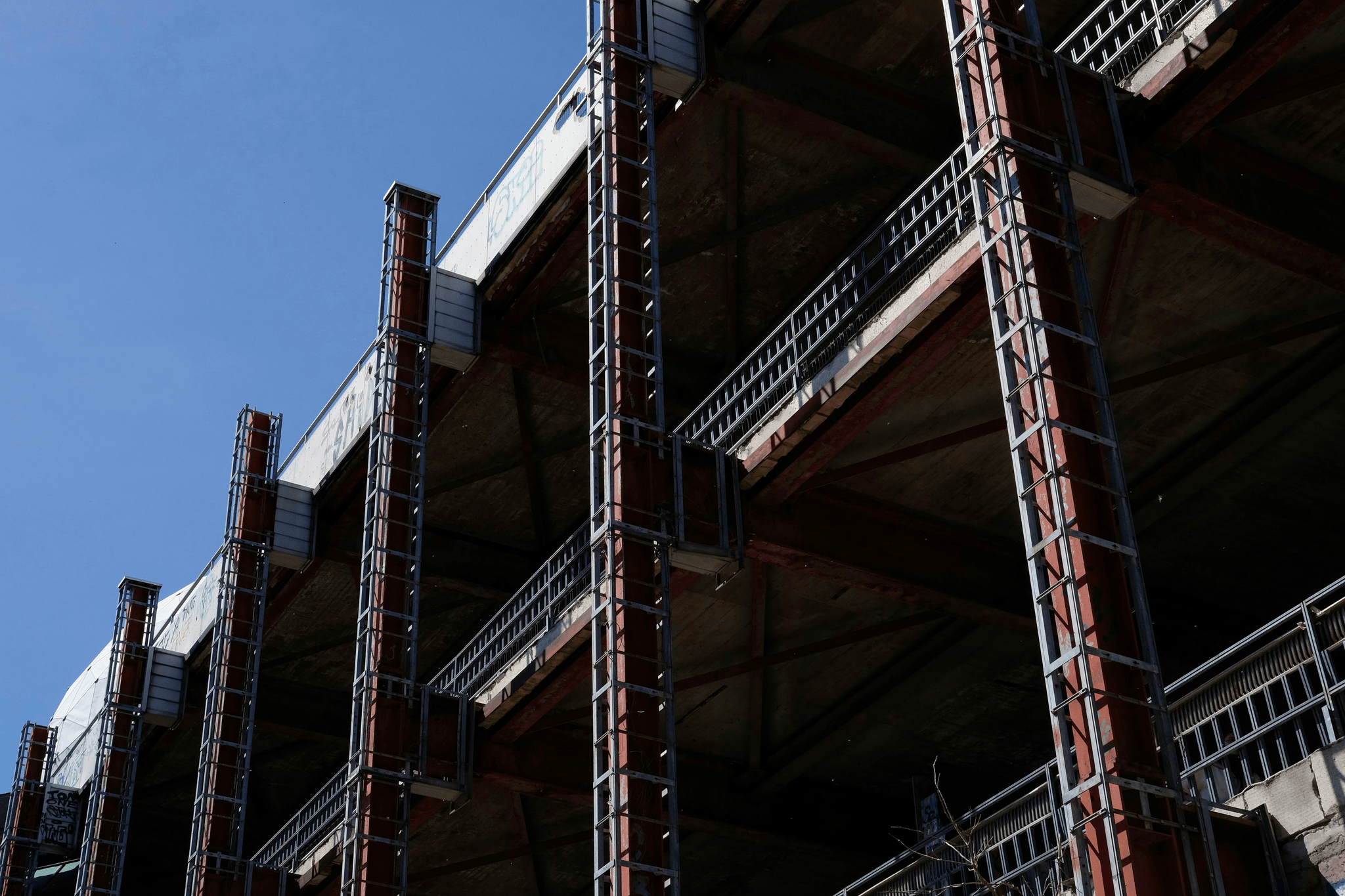 Innovative light steel frame houses offer enhanced safety features.