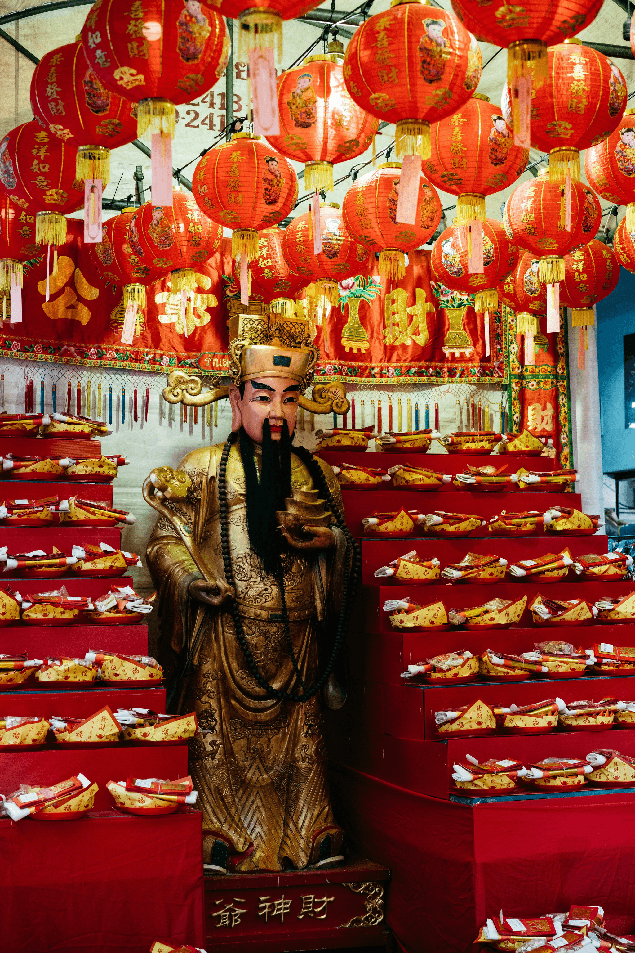 Our experiential learning initiatives encourage students to undertake hands-on projects that address real-world challenges in Asian contexts. This approach not only enhances academic knowledge but also fosters personal growth and leadership skills. Experiential Learning Opportunities What We Offer Website to promote a high school program that involves cultural exchange, educational travel, and experiential learning in East and South Asia.