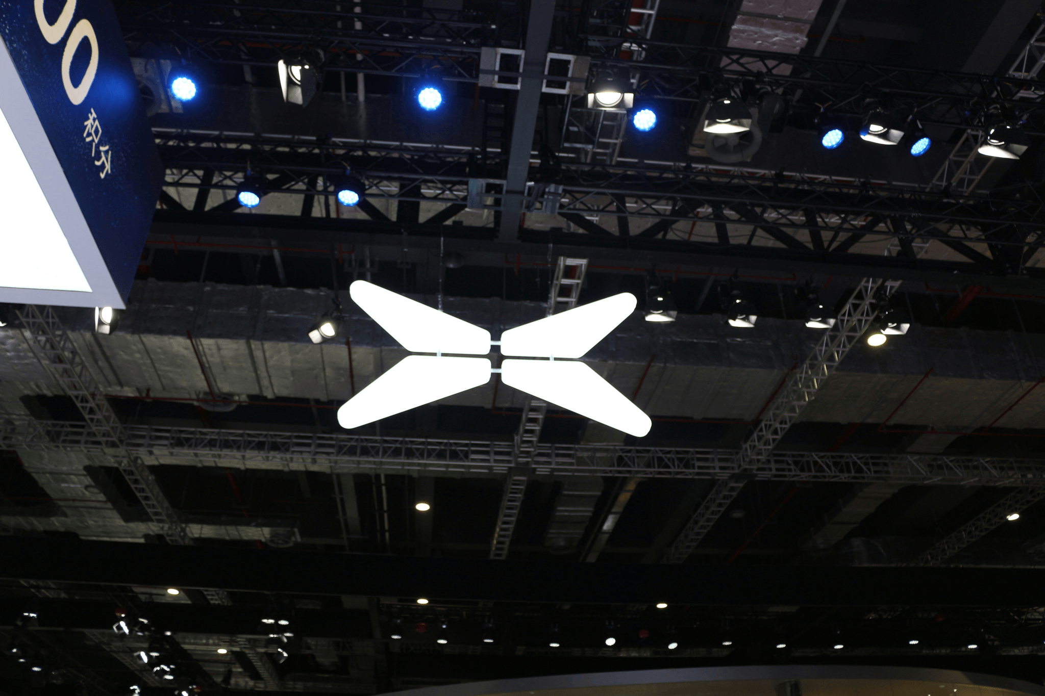 Modern LED light fixtures from top Chinese manufacturers