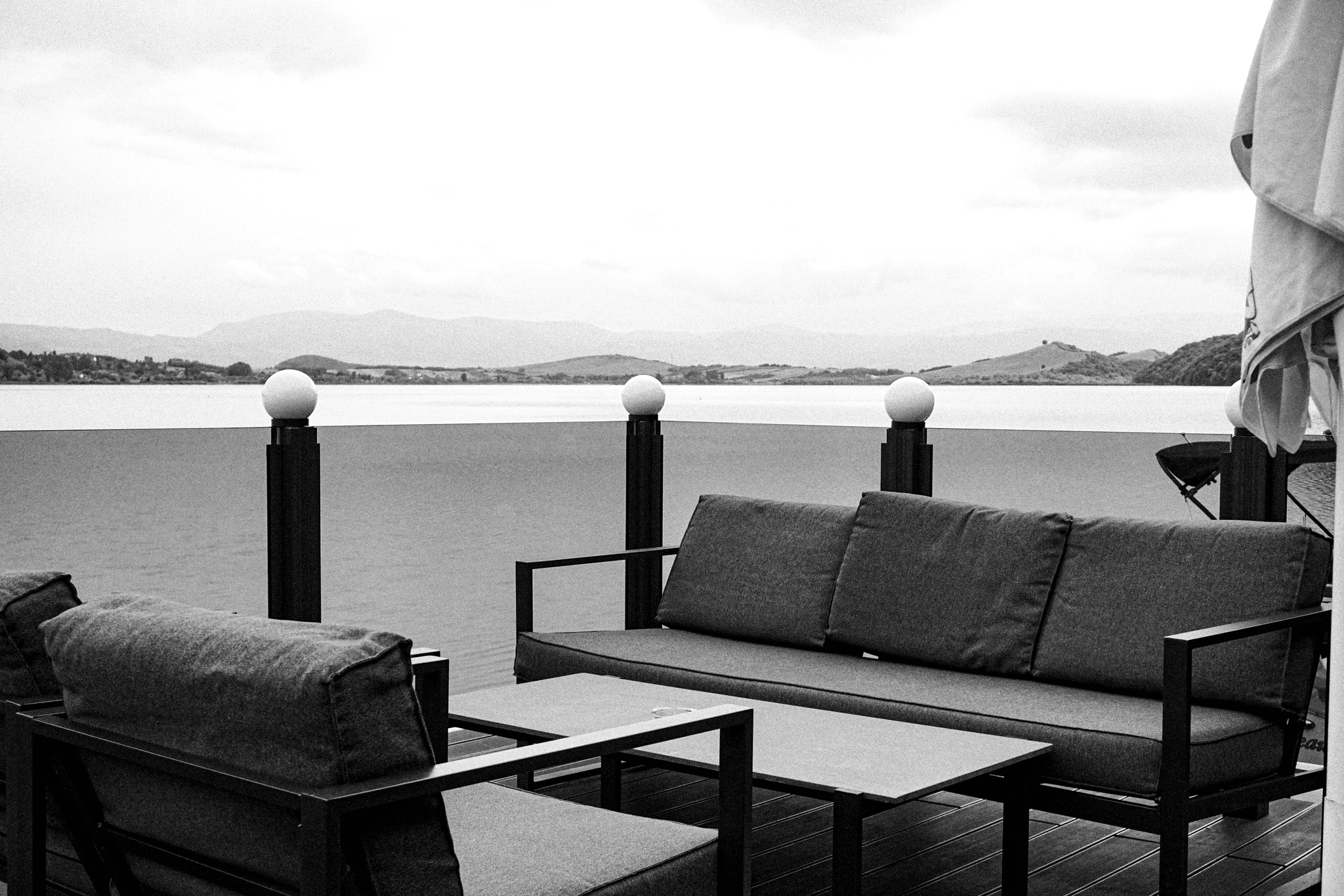 no maintenance decking benefits illustrated through stunning outdoor living space