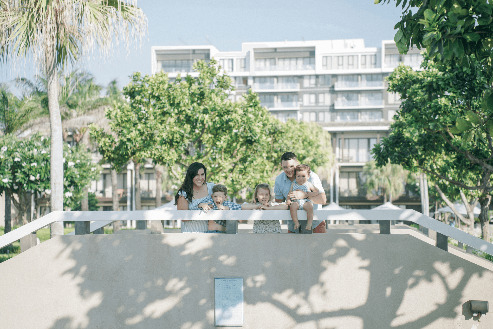 Mobile homes mobile homes - Families enjoying outdoor activities in a vibrant mobile home park