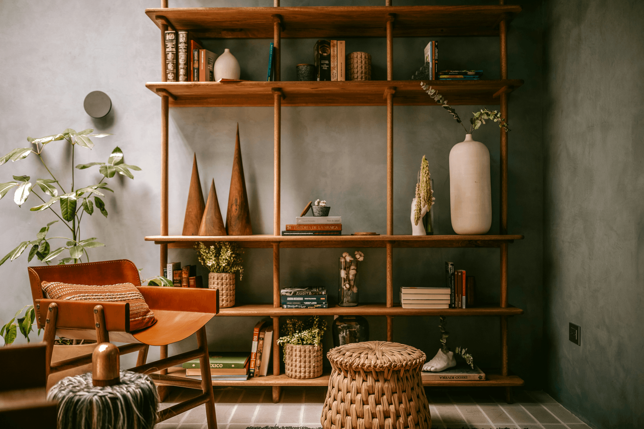 Utilizing vertical space inside container house