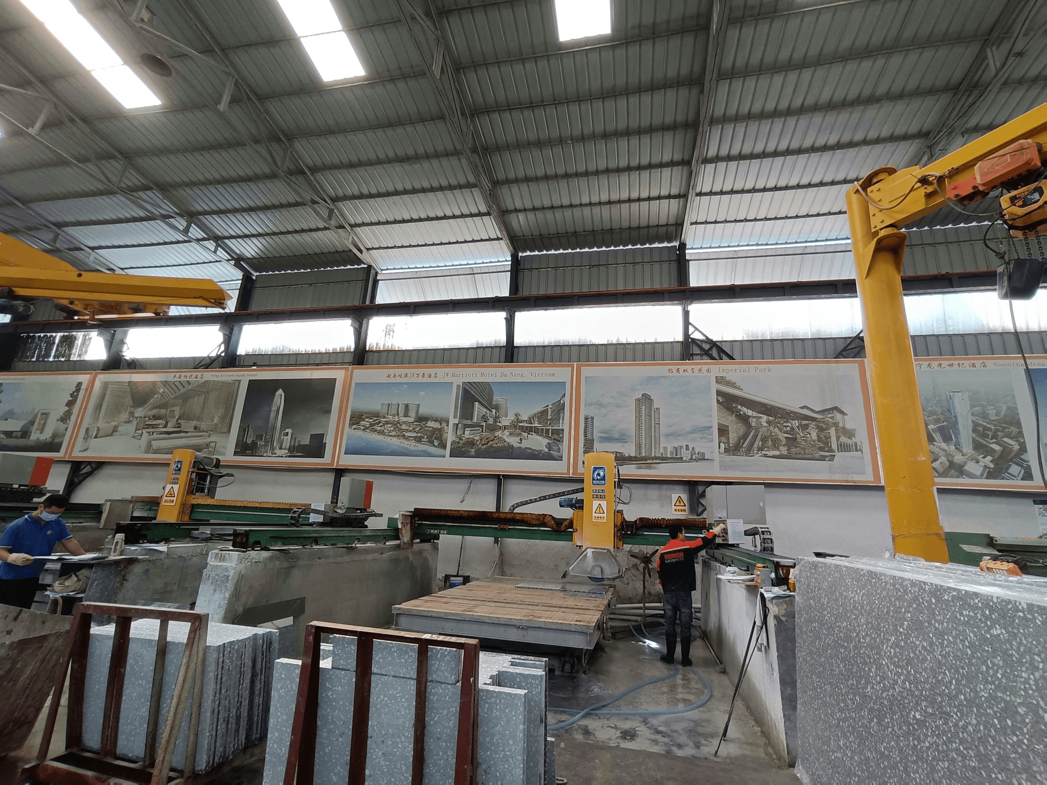 Efficient assembly of prefabricated building