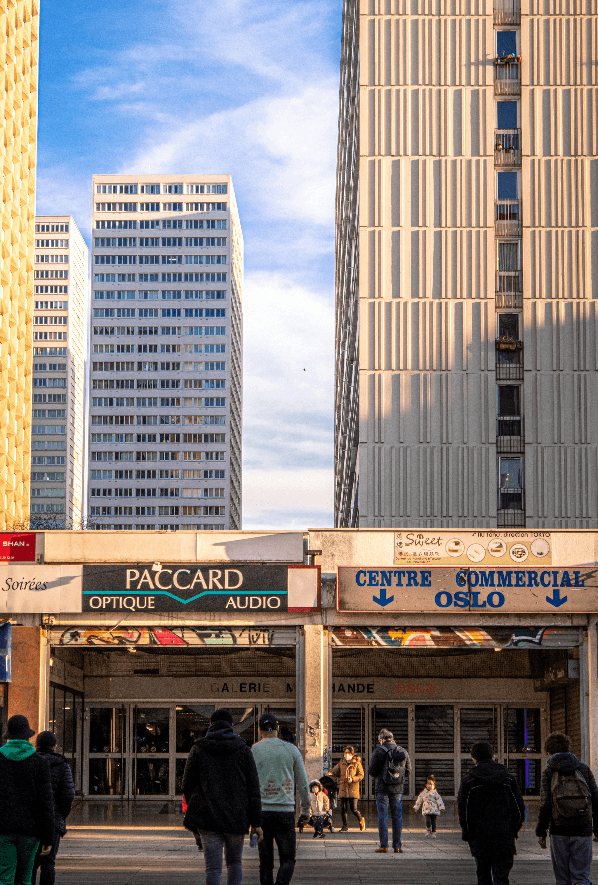 prefabricated shop exterior showcasing modern design features