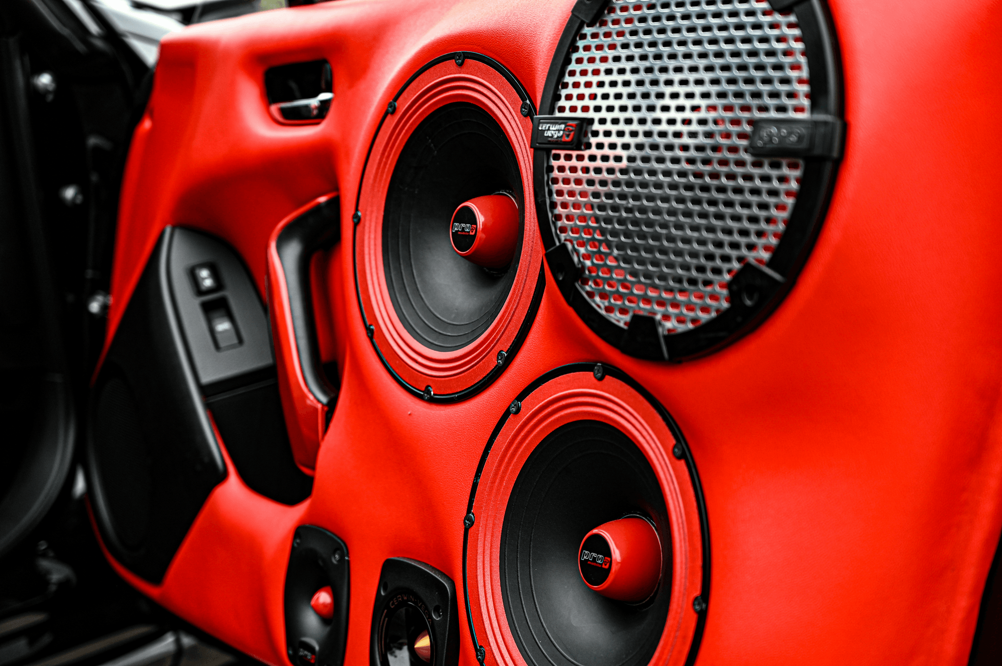 tweeter horn design enhances car audio clarity