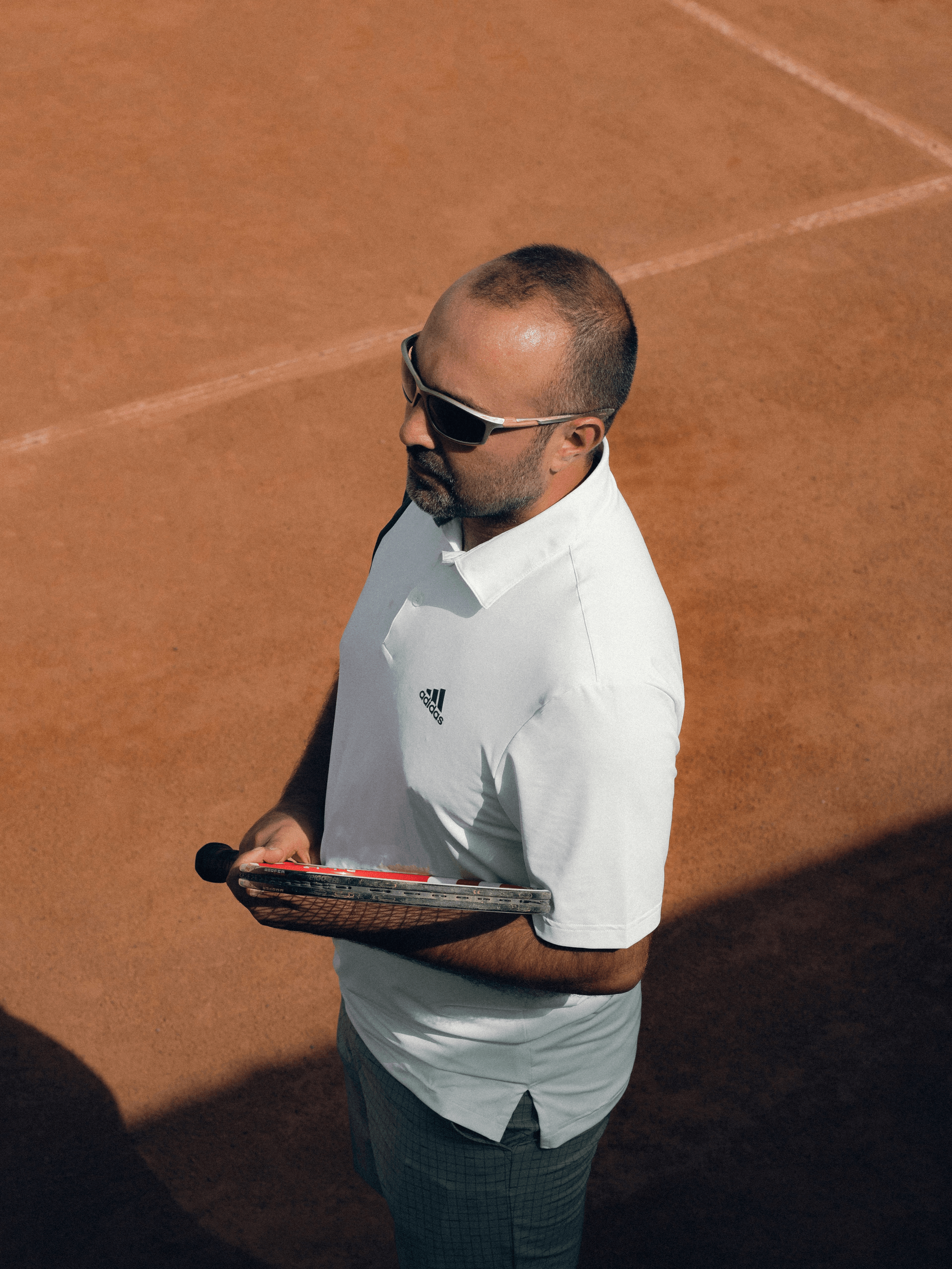 can tennis players wear sunglasses during matches?
