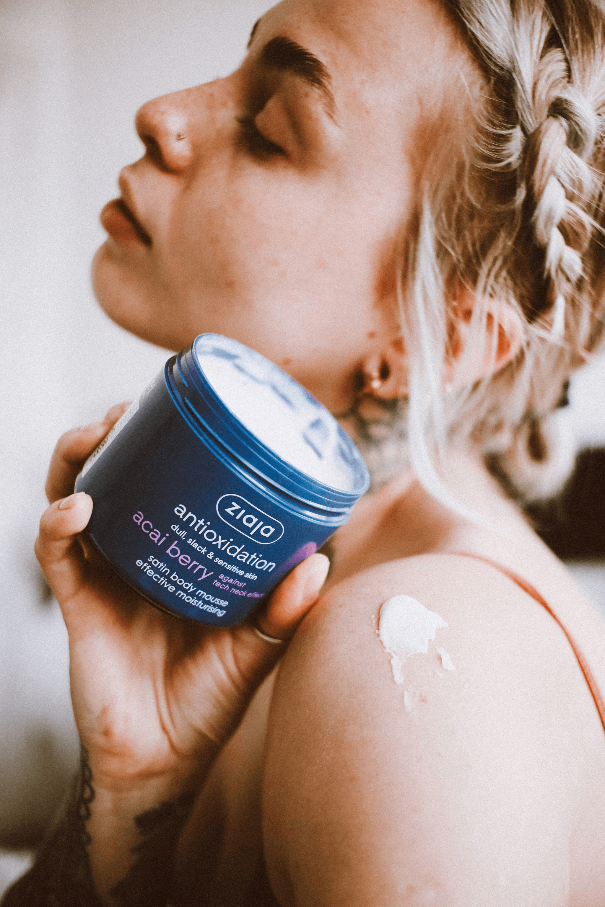 — Sarah Thompson “Using Cosmetic Ingredient has revolutionized my skincare routine. My skin feels more radiant and youthful than ever!” Our products have transformed the skin of over 1,000 satisfied customers perfece skin