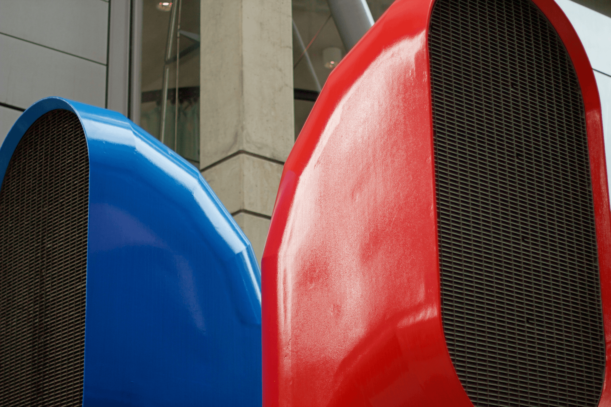 Different auto horns available including popular brands