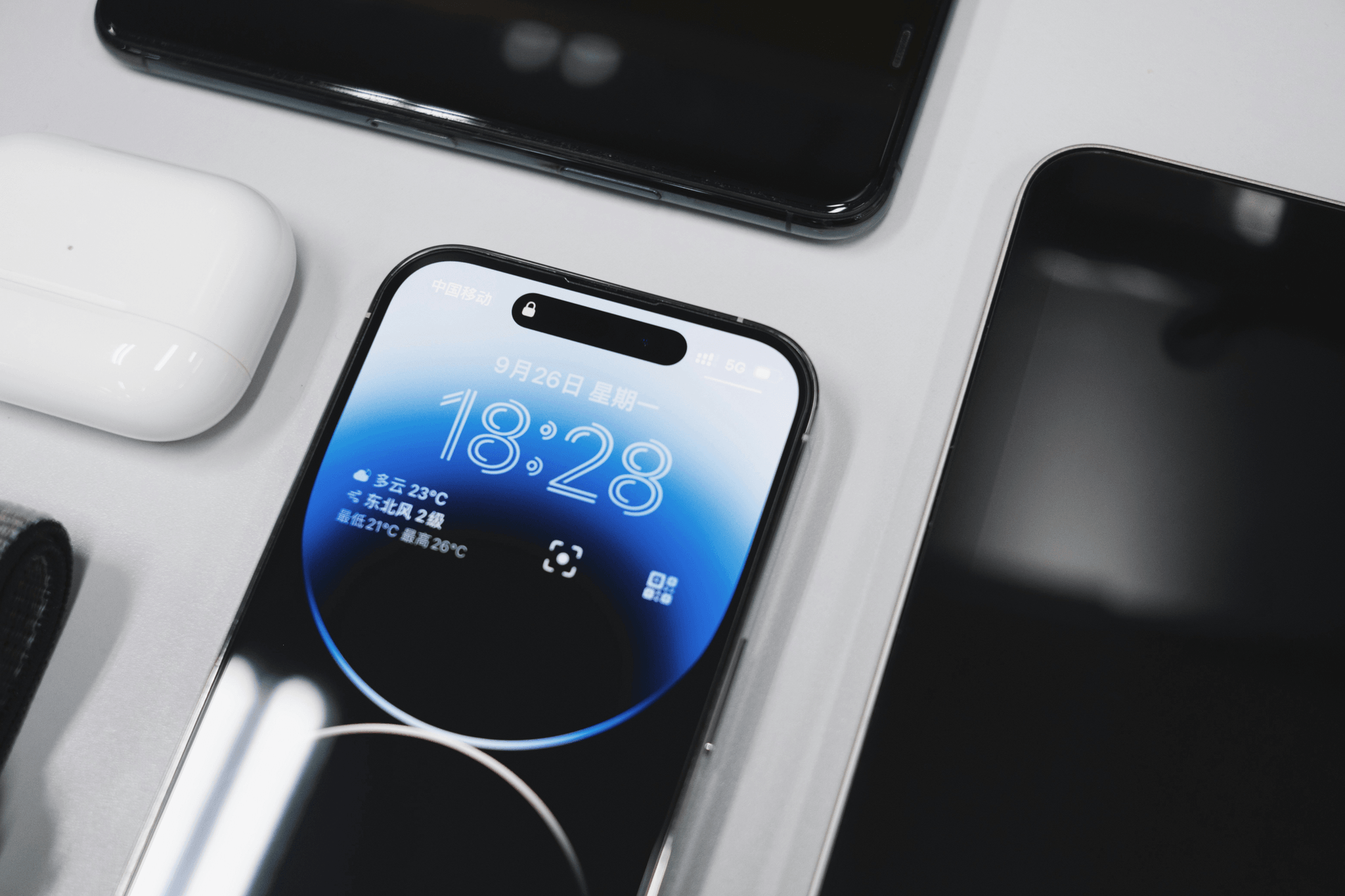 Modern electronic gadgets display - profitable items to import from China