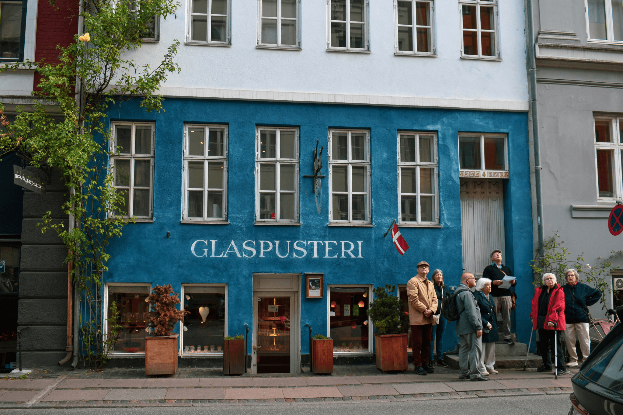 prefab shop showcasing modern design elements