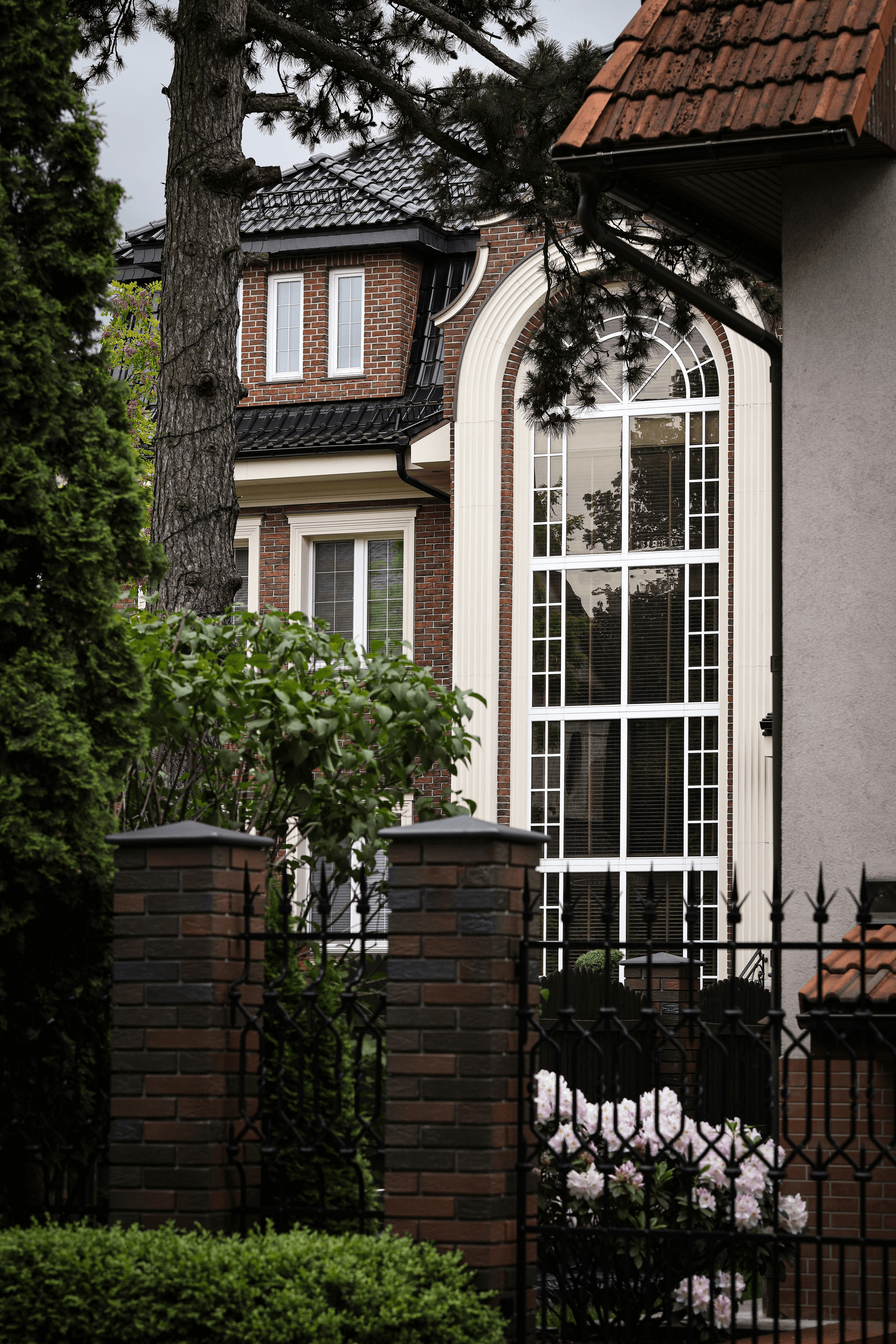 Largest Window Manufacturers - Residential Window View