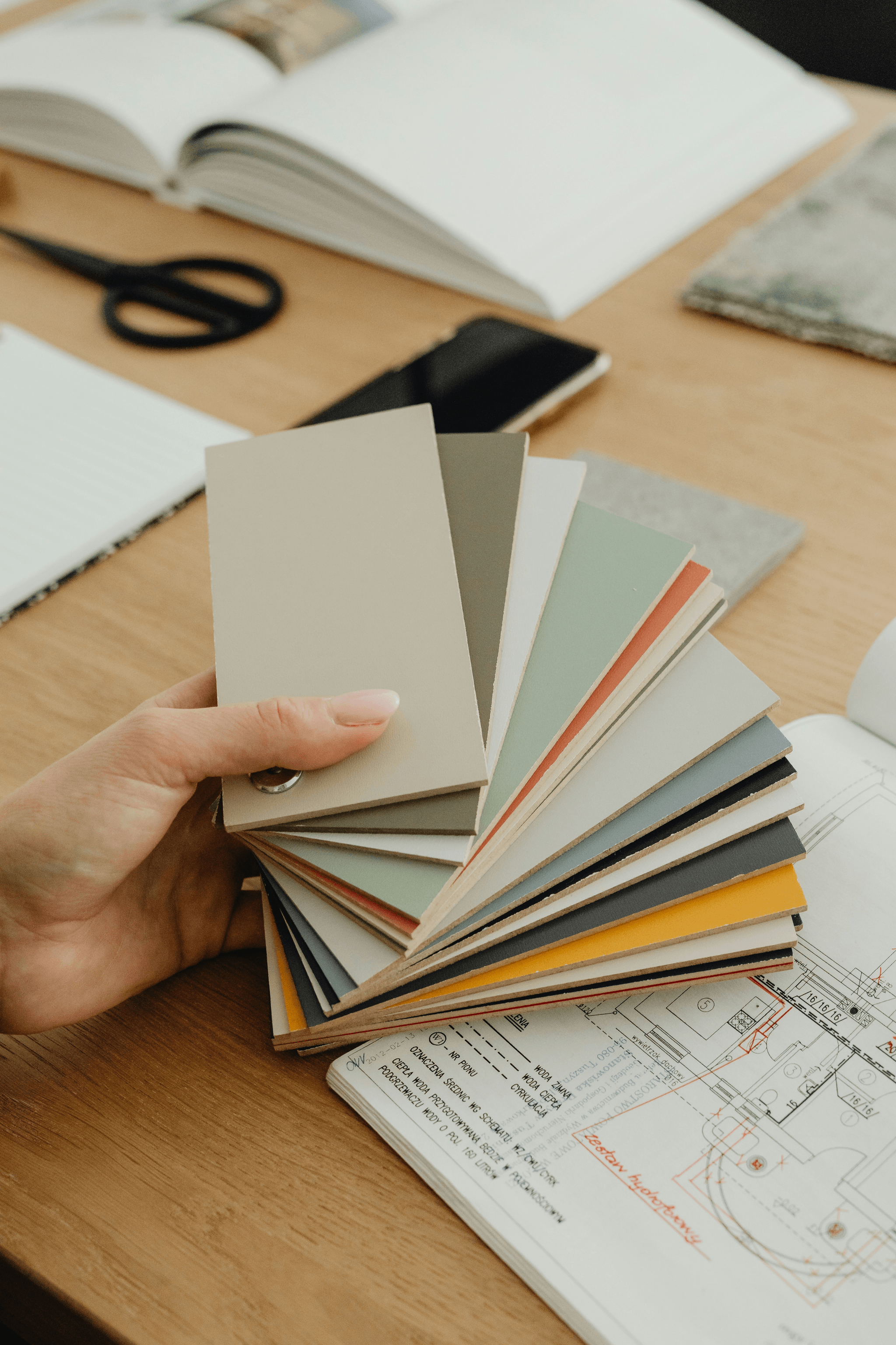 Prefab cabin material sourcing comparison