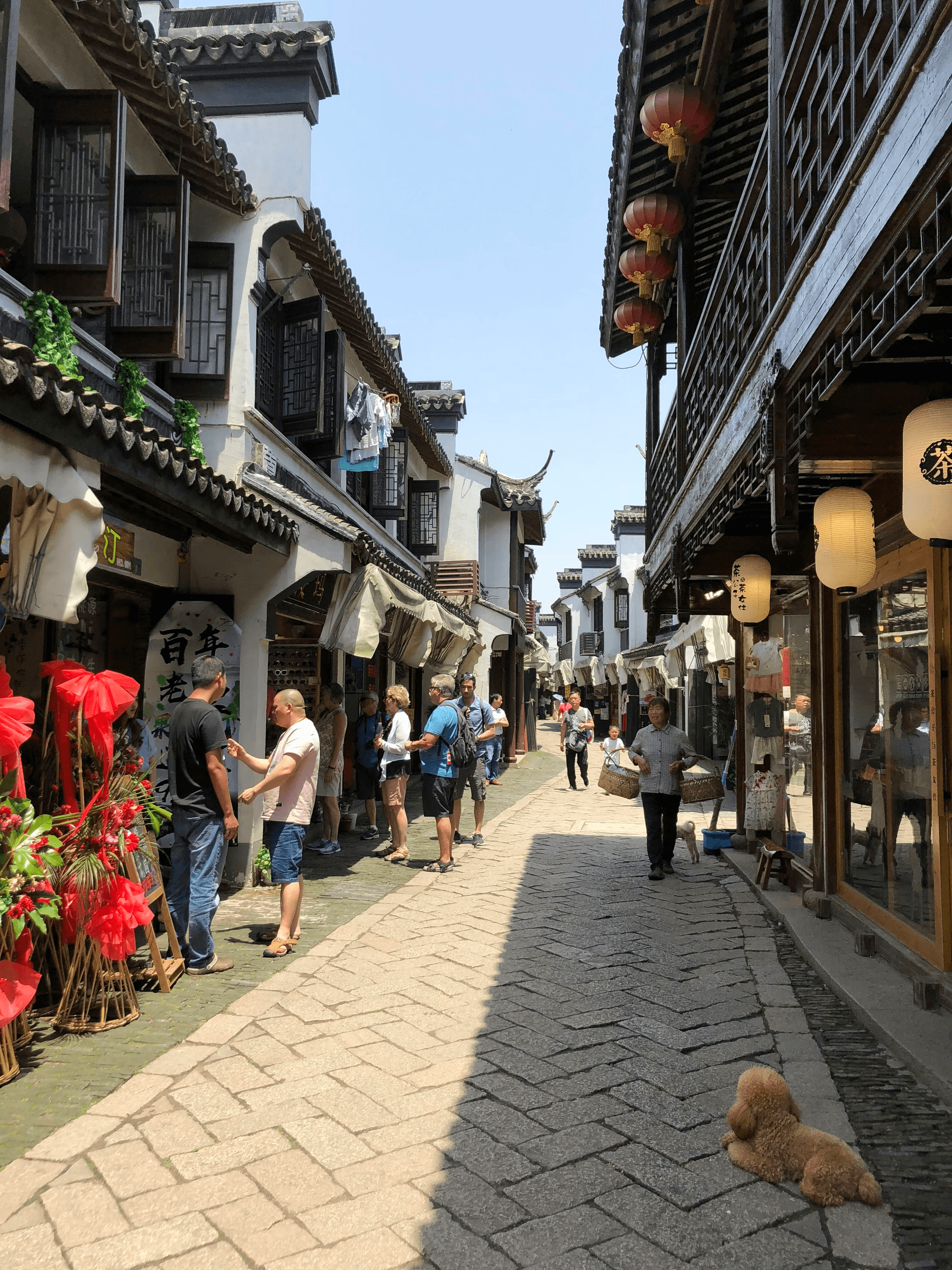 Discover authentic antiques at Guangzhou market