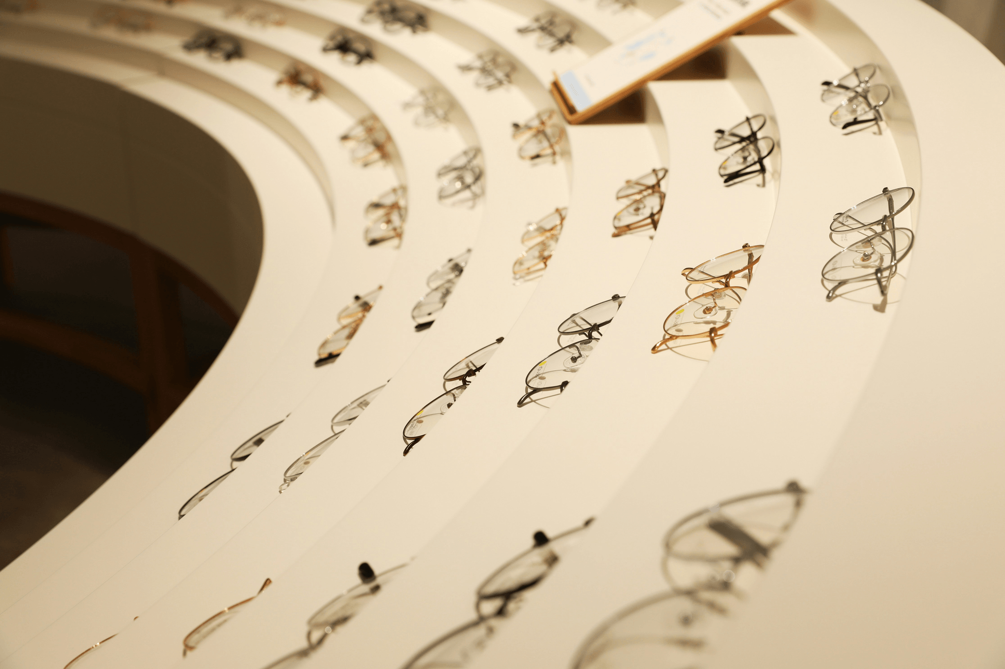 Innovative consumer products using smart alloys