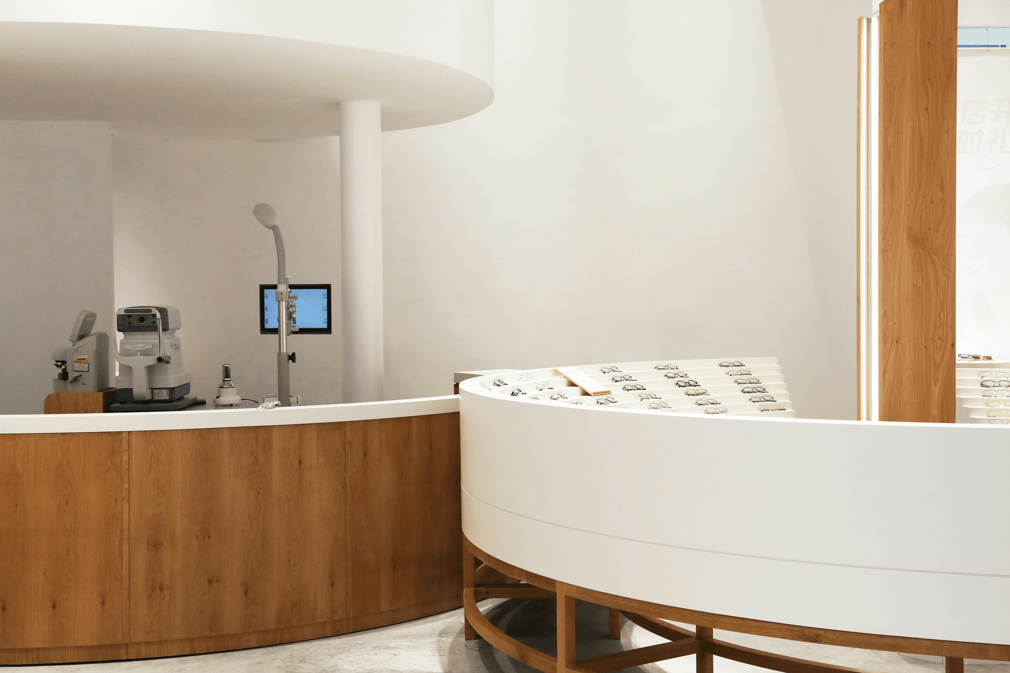 Experience comfort at space q capsule hotel with innovative design.