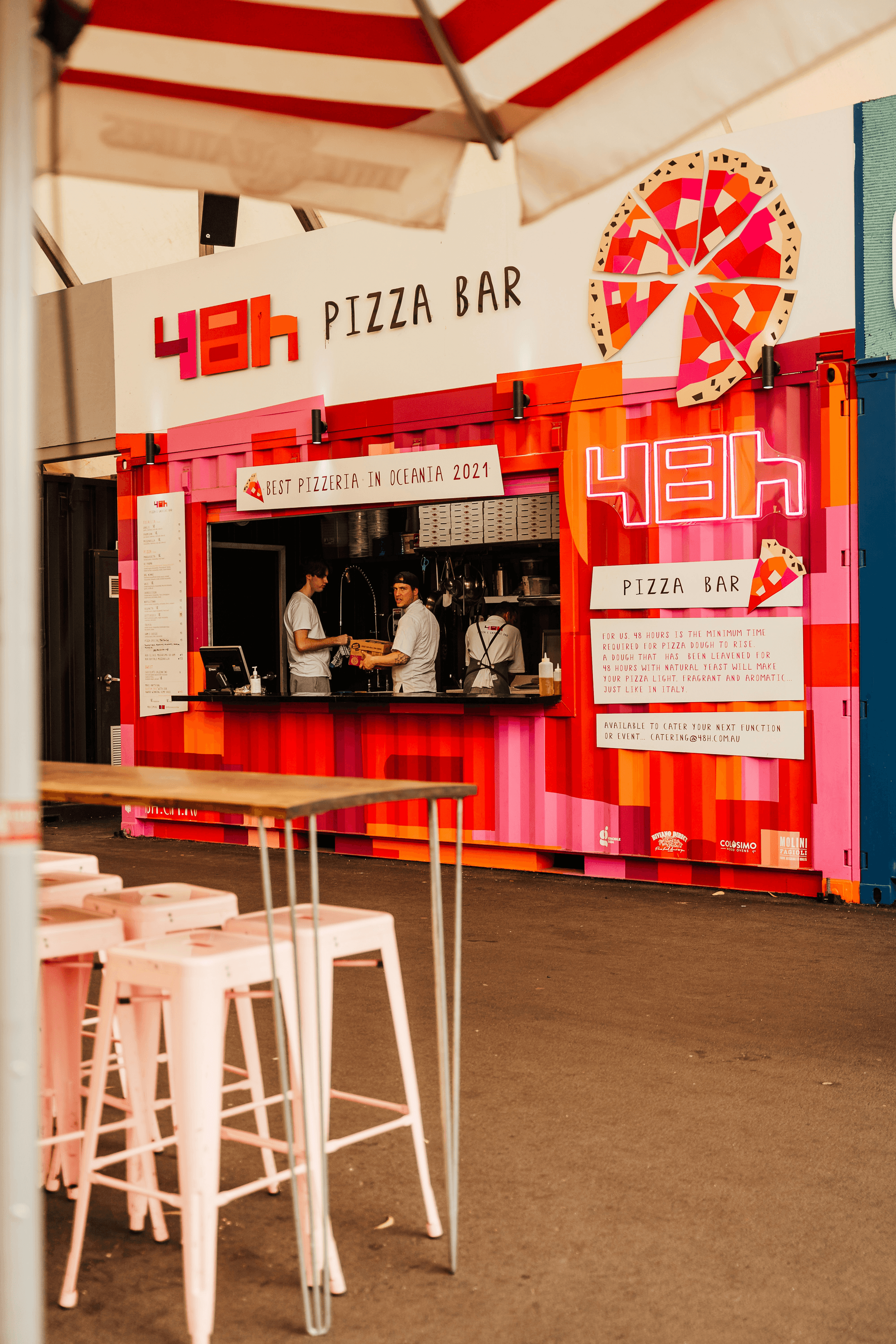 custom logo take-out containers enhancing dining experience