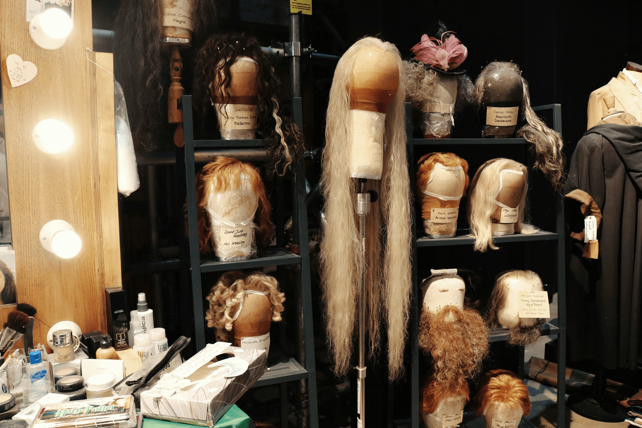 Comparison between weave vs wig highlighting various styles.