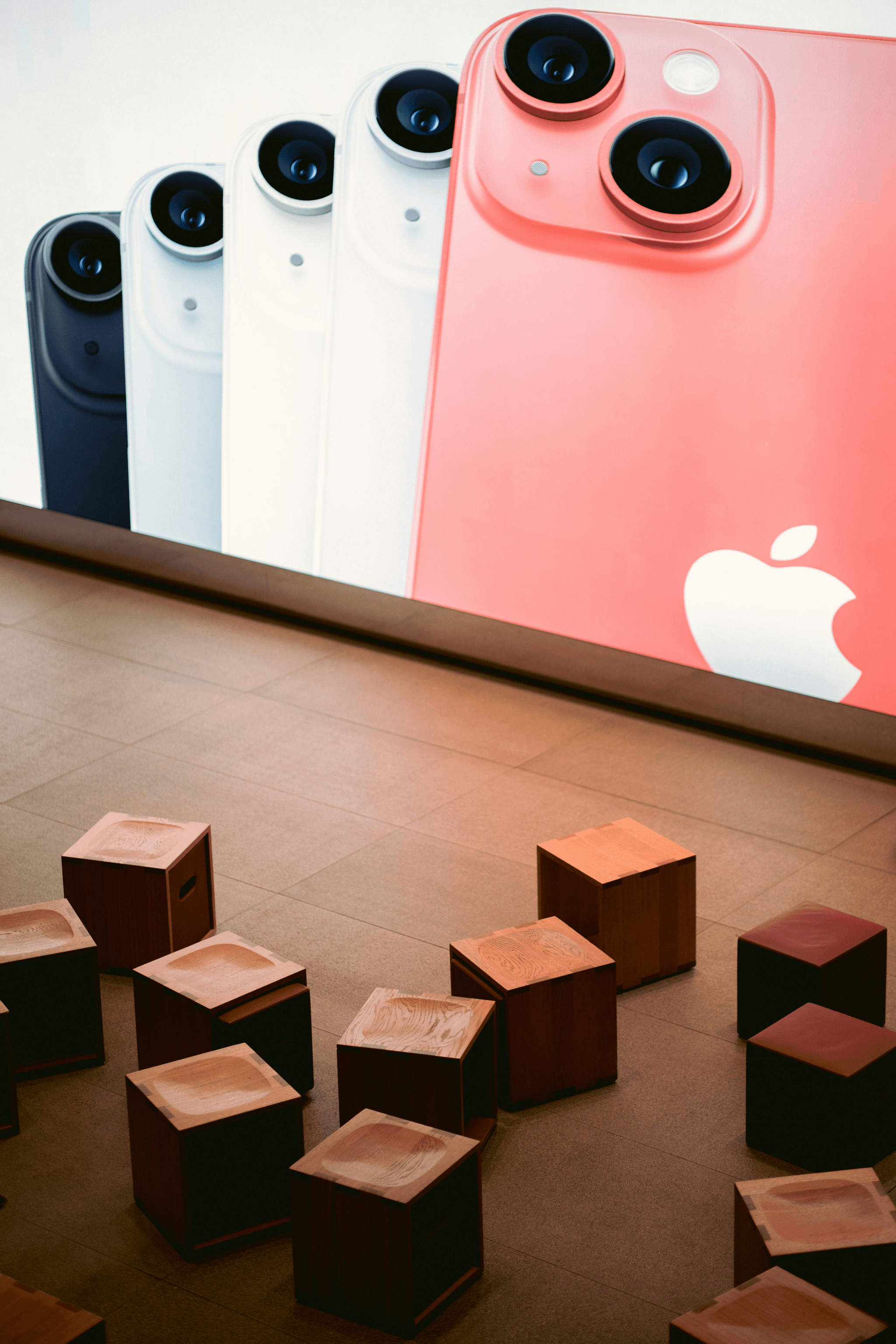 sourcing examples from Apple, IKEA, and Johnson & Johnson