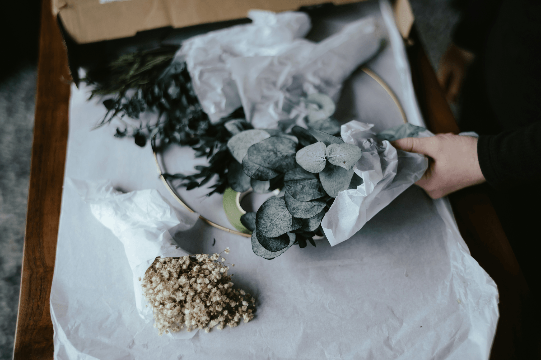 How to Ship Dried Flowers - Packaging fragile dried flower bouquet