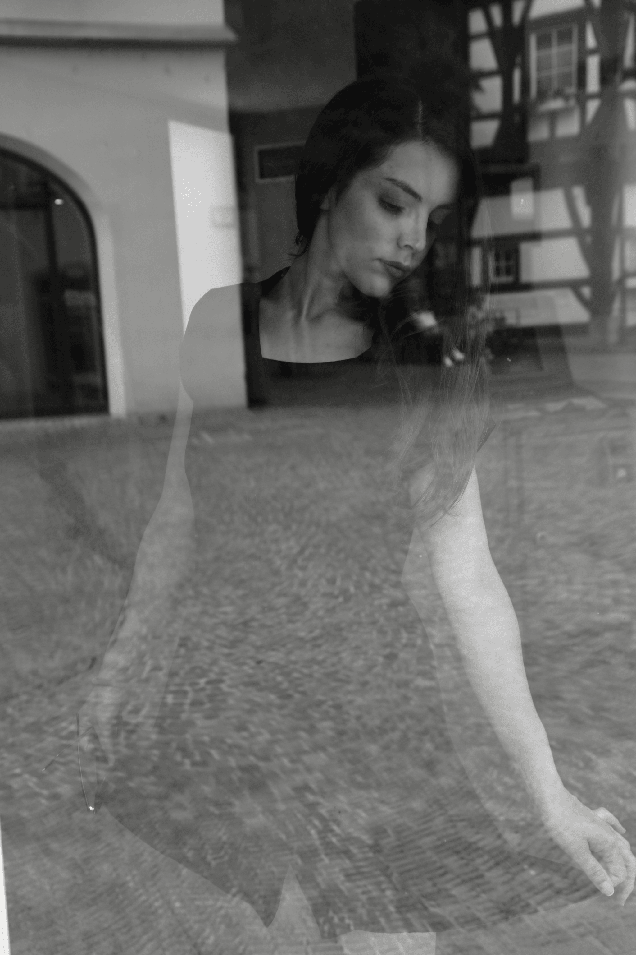 Our program guides you towards sustainable autonomy in your bodily practices, respecting your unique physiology. Autonomy Program Our Commitment ONA Praxis is an expert support space, dedicated to women who wish to take control of their bodies - with awareness, precision, and respect. We offer intelligent sports and body coaching, respectful of female physiology, which develops awareness of movement, precision of motion, and long-term autonomy.