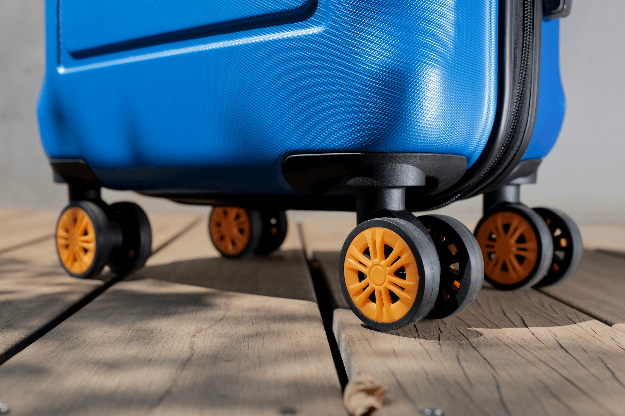 Luggage quality inspection China detecting wheel flaws