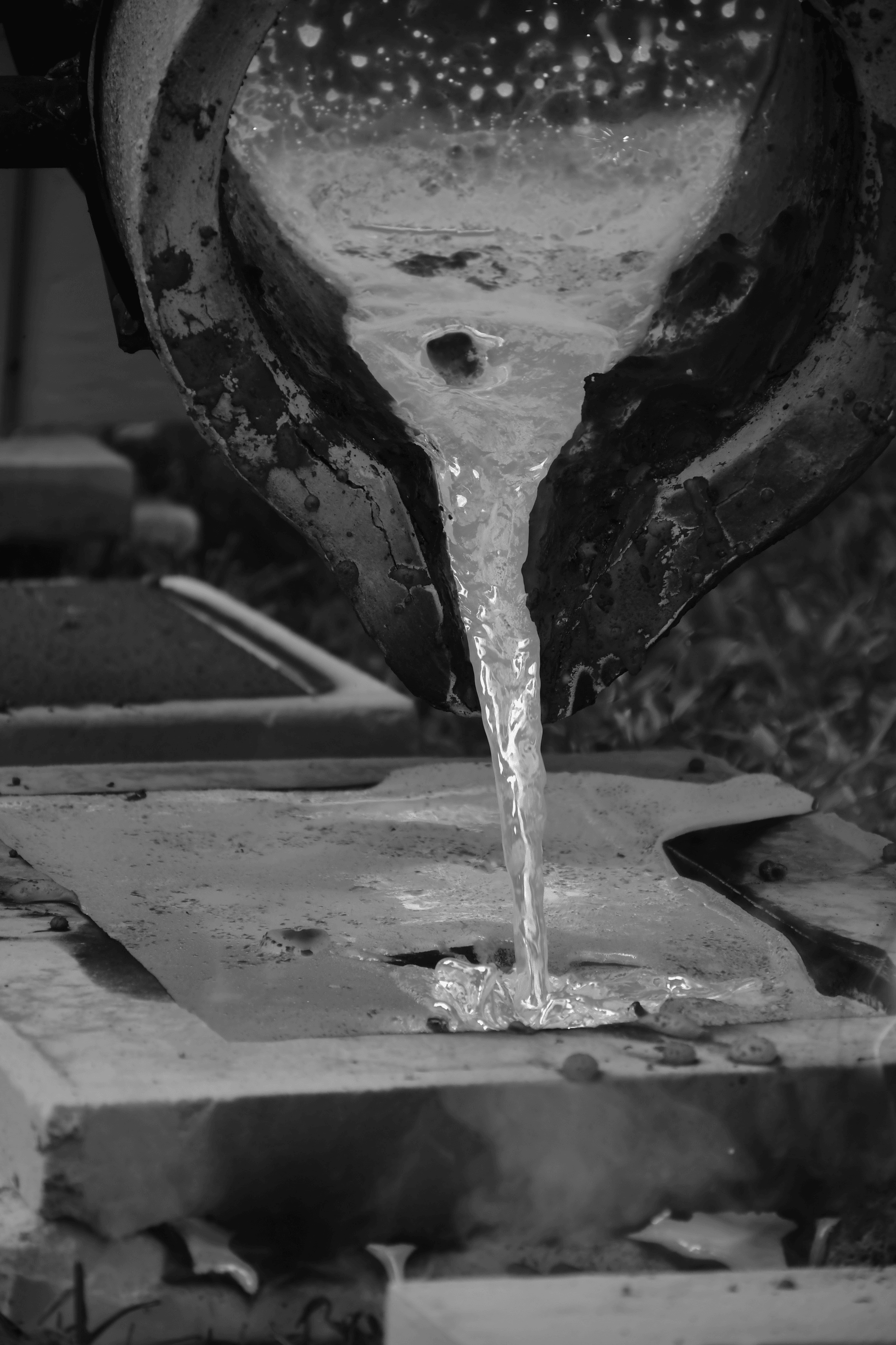 Casting Defects showing Cold Shut flaw on cast metal