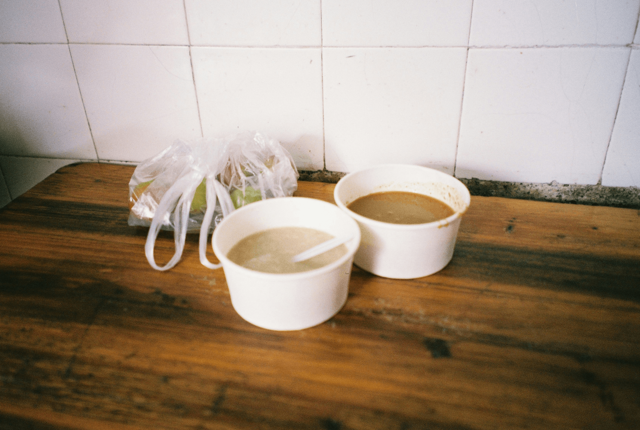 hot soup cups with lids in different materials