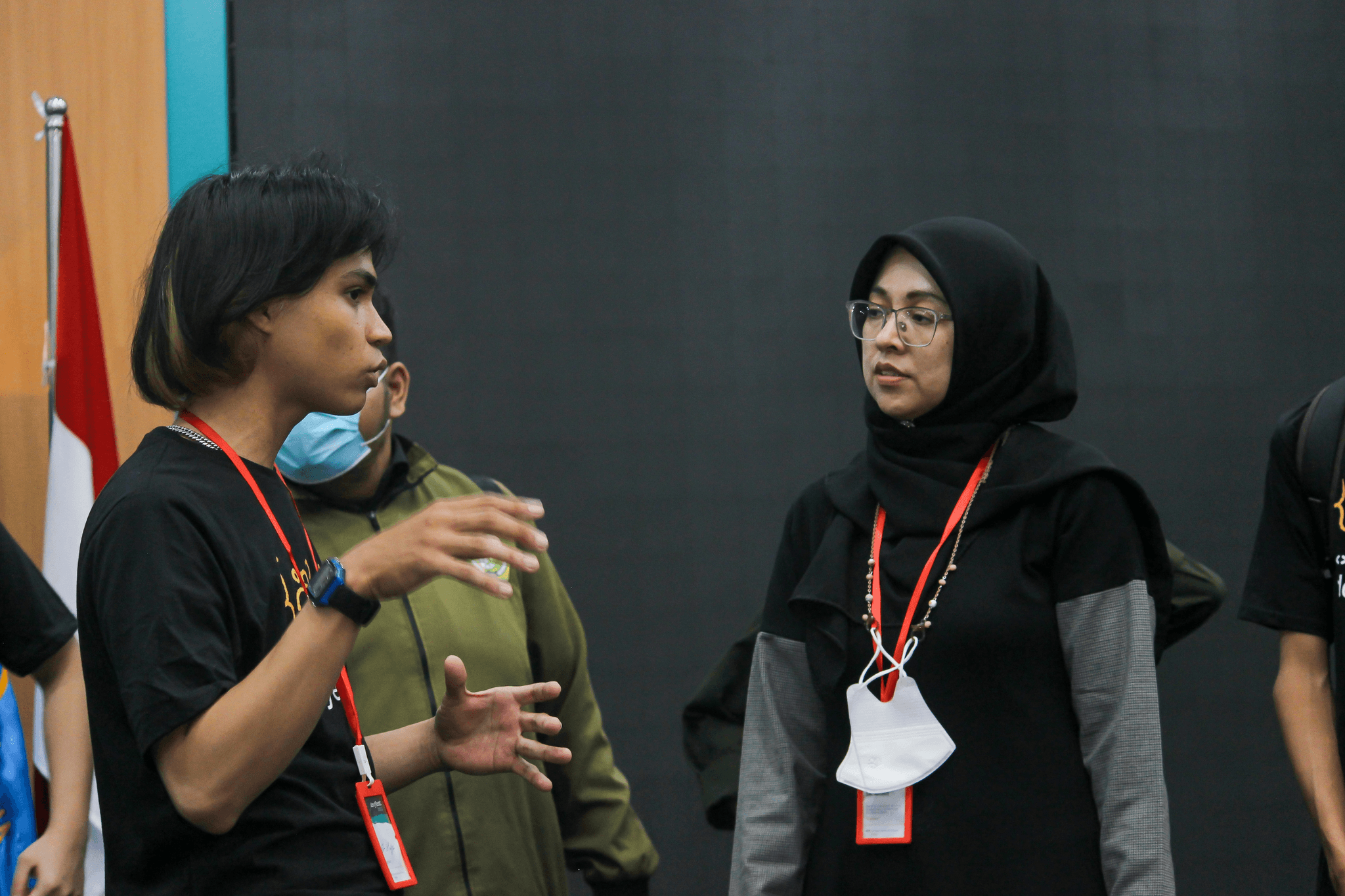 Learn how to source through trade show networking opportunities