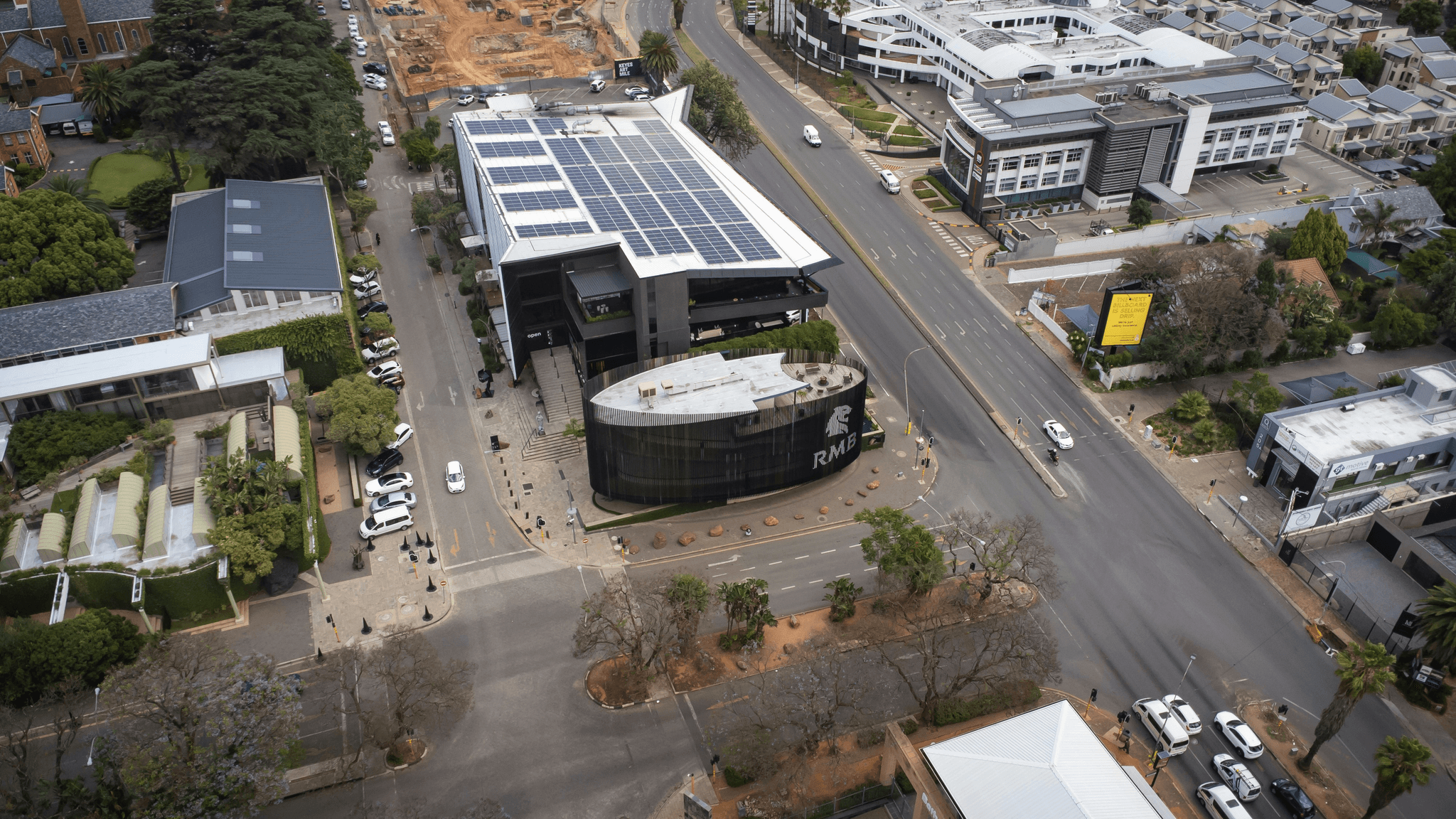 Green roofing and solar panel integration in a prefabricated office building