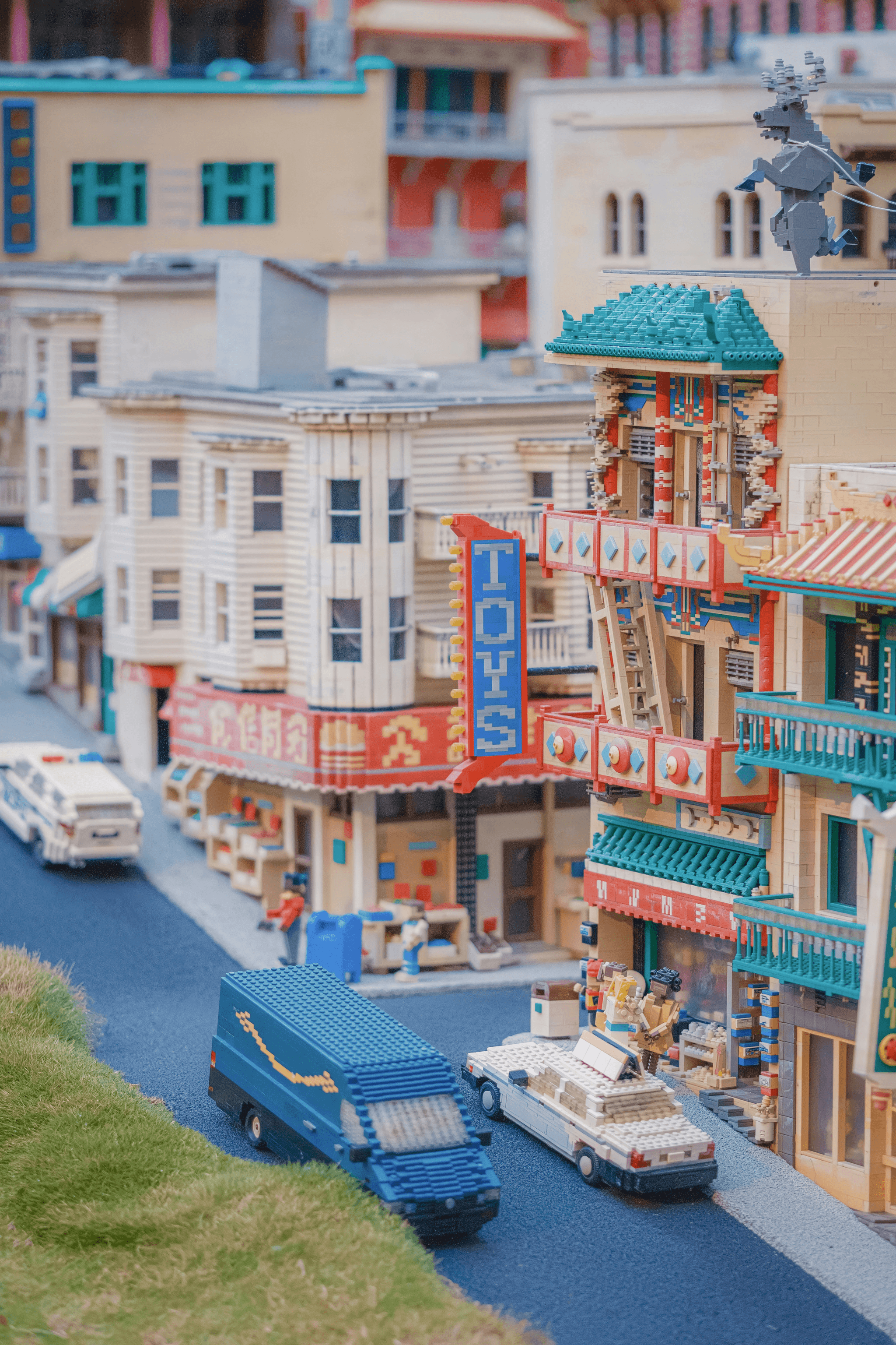 LEGOLAND Shanghai Resort entrance and colorful LEGO-themed attractions for families.