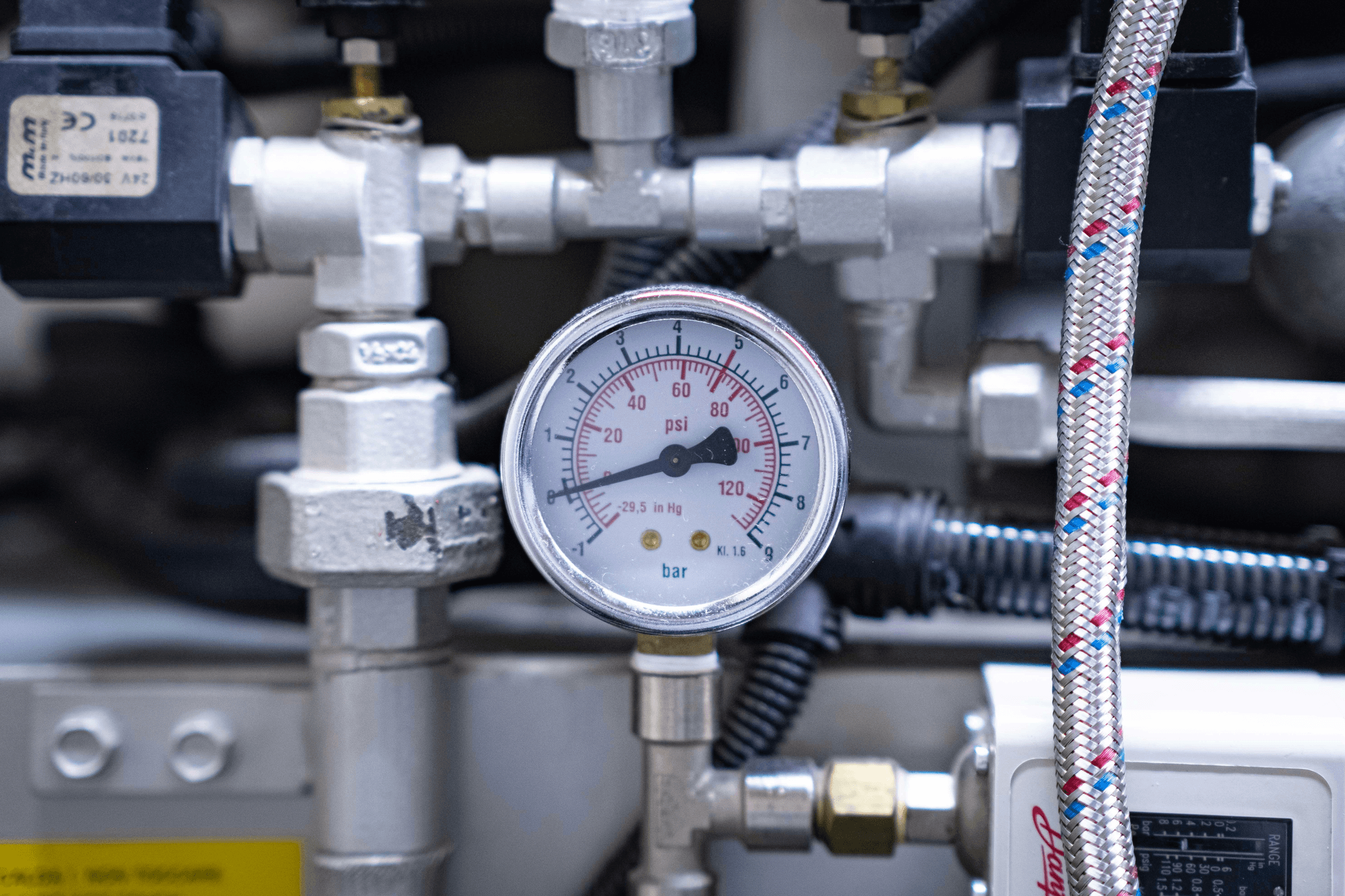 Valve Shell Test analysis with hydrostatic pressure
