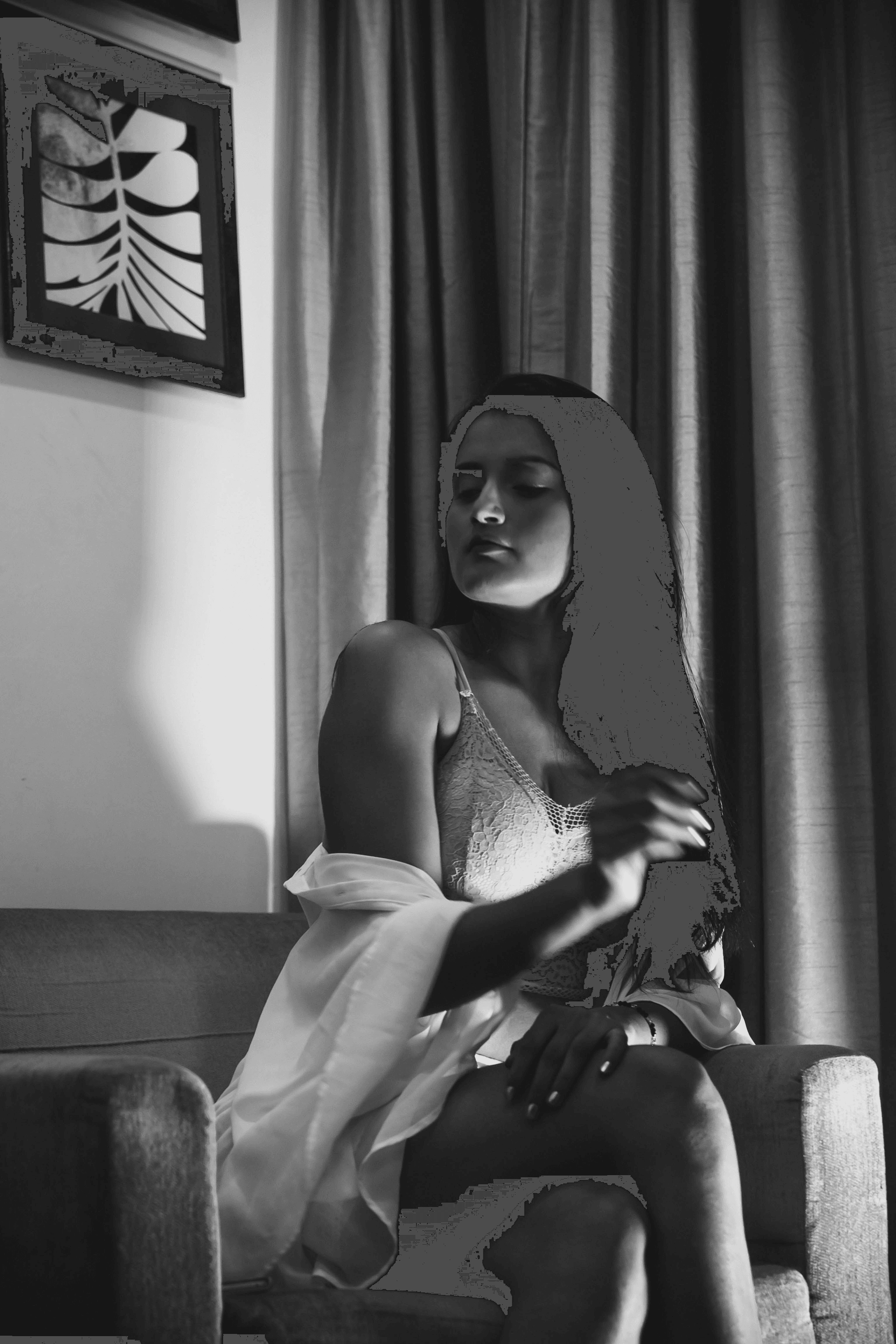 Our photography style blends creativity with elegance, transforming ordinary moments into timeless art. We pay meticulous attention to lighting, poses, and settings to craft images that not only showcase your beauty but also tell your unique story. Let us create art that resonates with you. Artful Imagery What We Do Empowering photoshoots for everyone